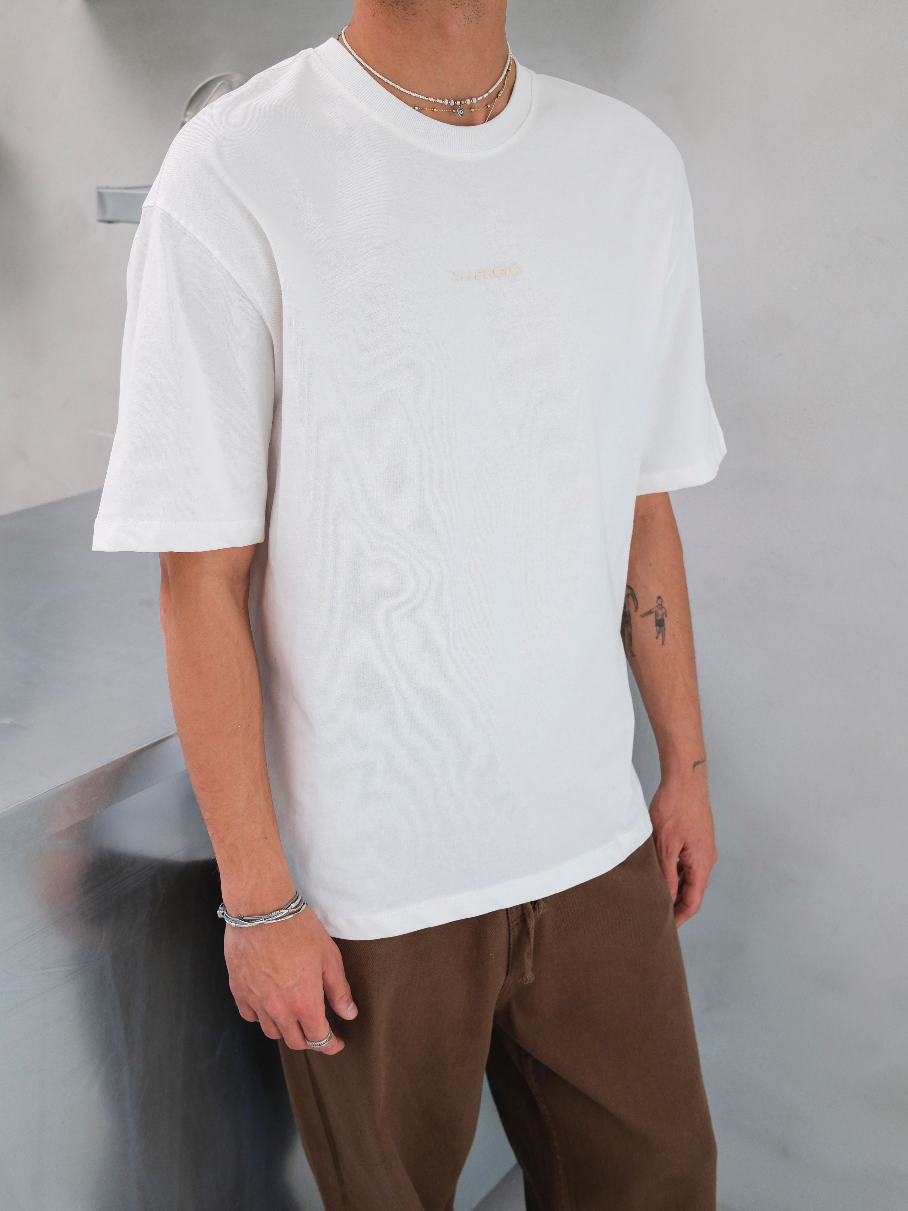 Oversize Sırt Baskı Detaylı Beyaz T-shirt