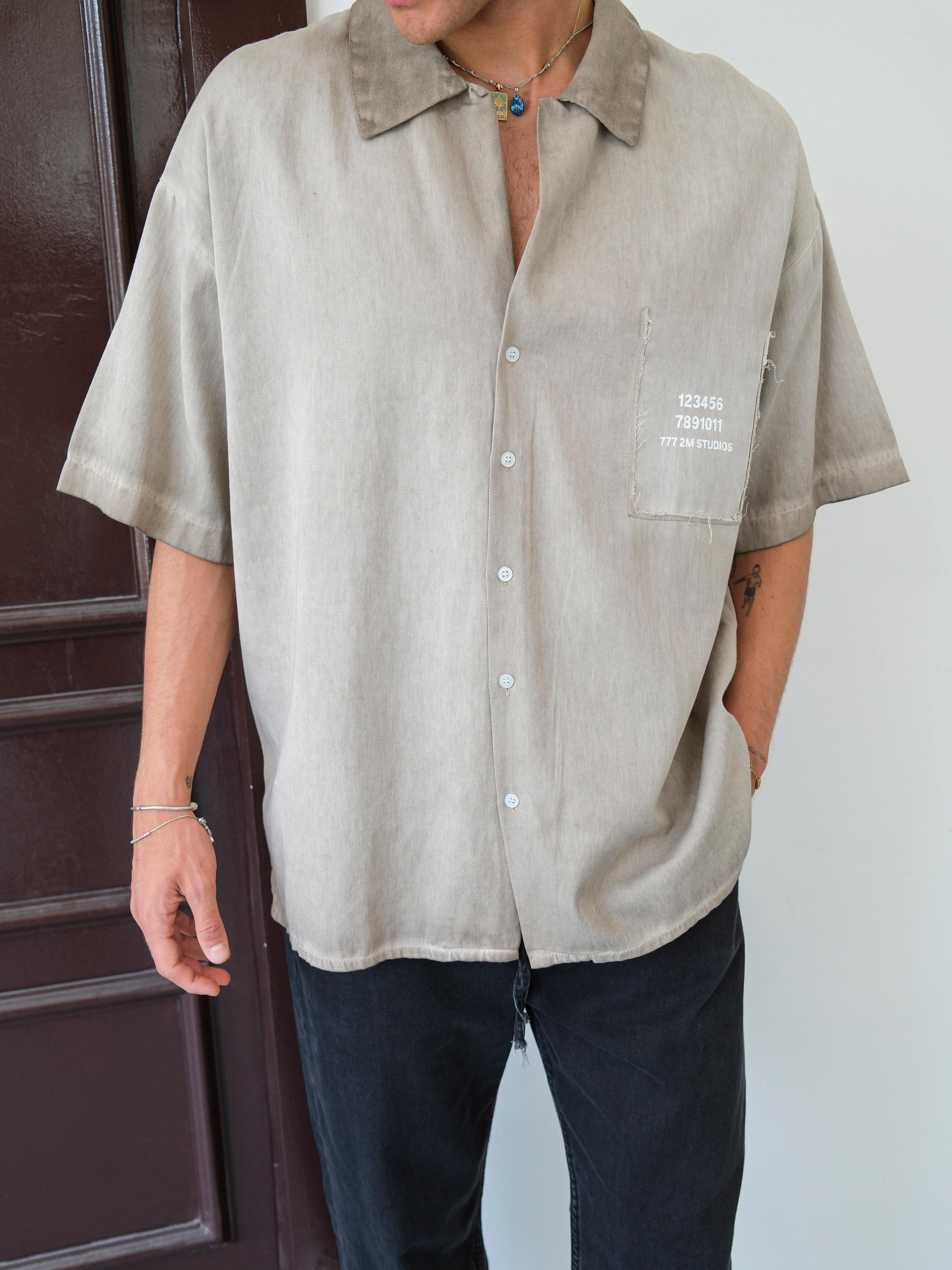 Oversize Ön Baskı Detaylı Tasarım Gömlek 