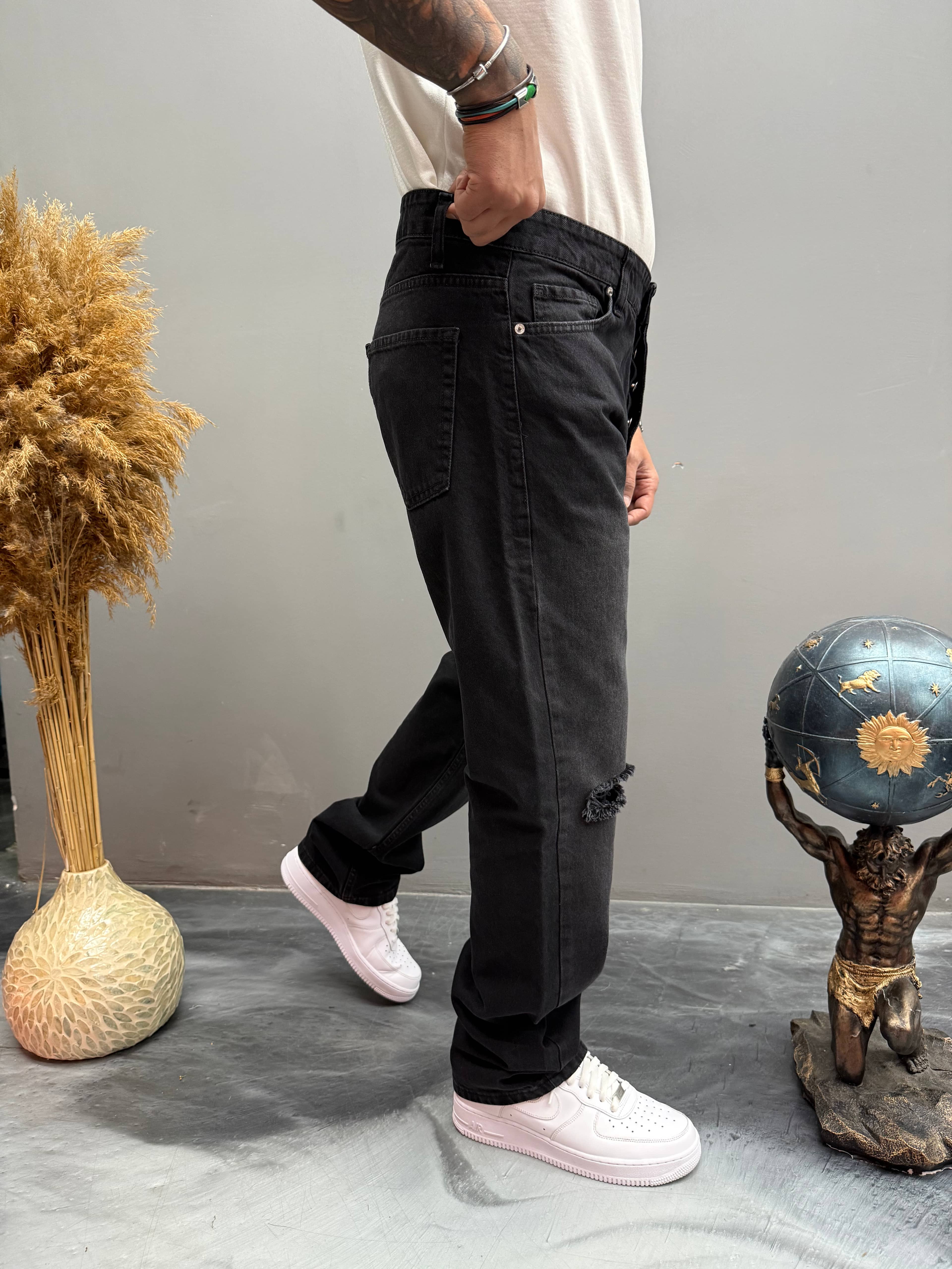 Baggy Kalıp Dizi Yırtık Kot Pantolon- Siyah