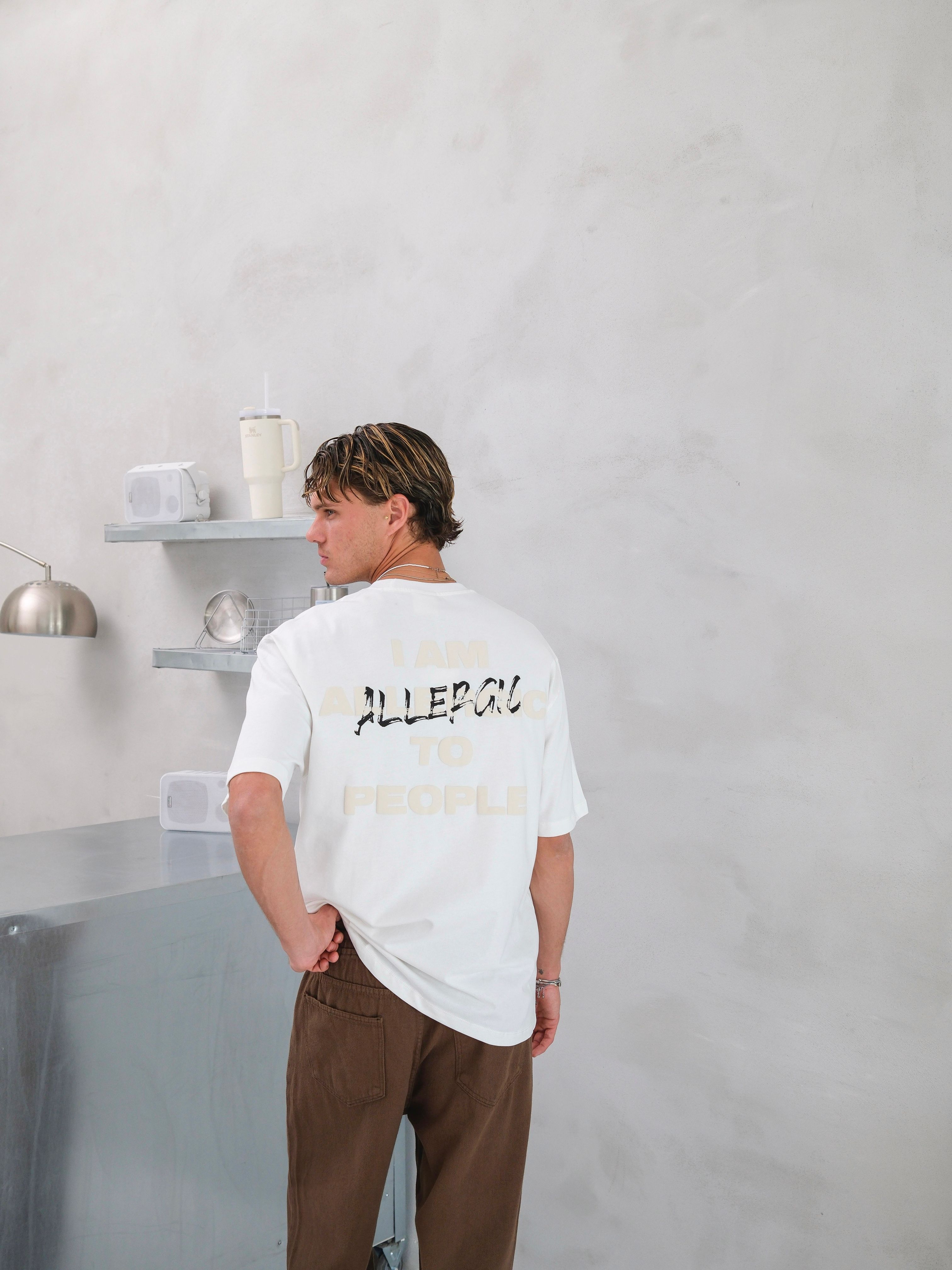 Oversize Sırt Baskı Detaylı Beyaz T-shirt