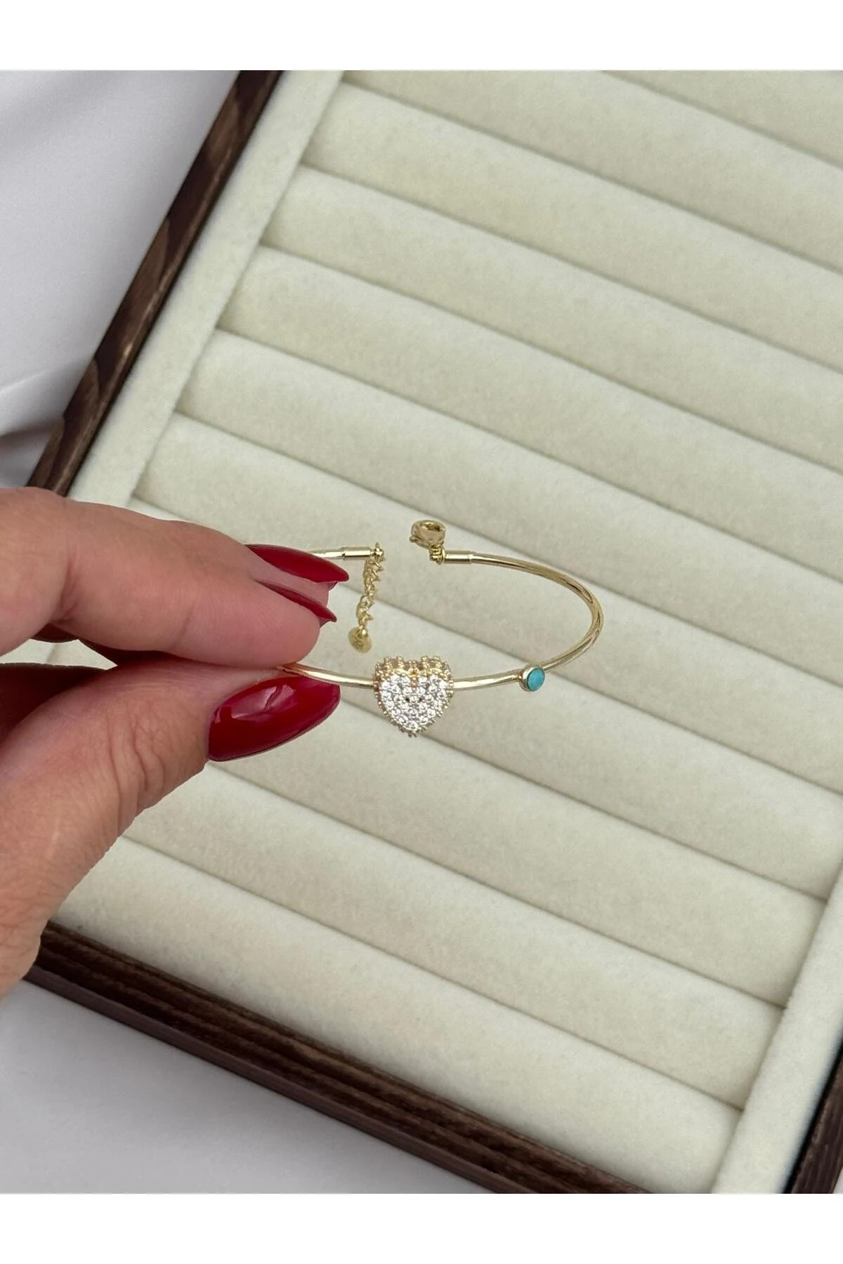 VIP Kalp ve Turkuaz Taş Detaylı Ayarlanabilir Bileklik