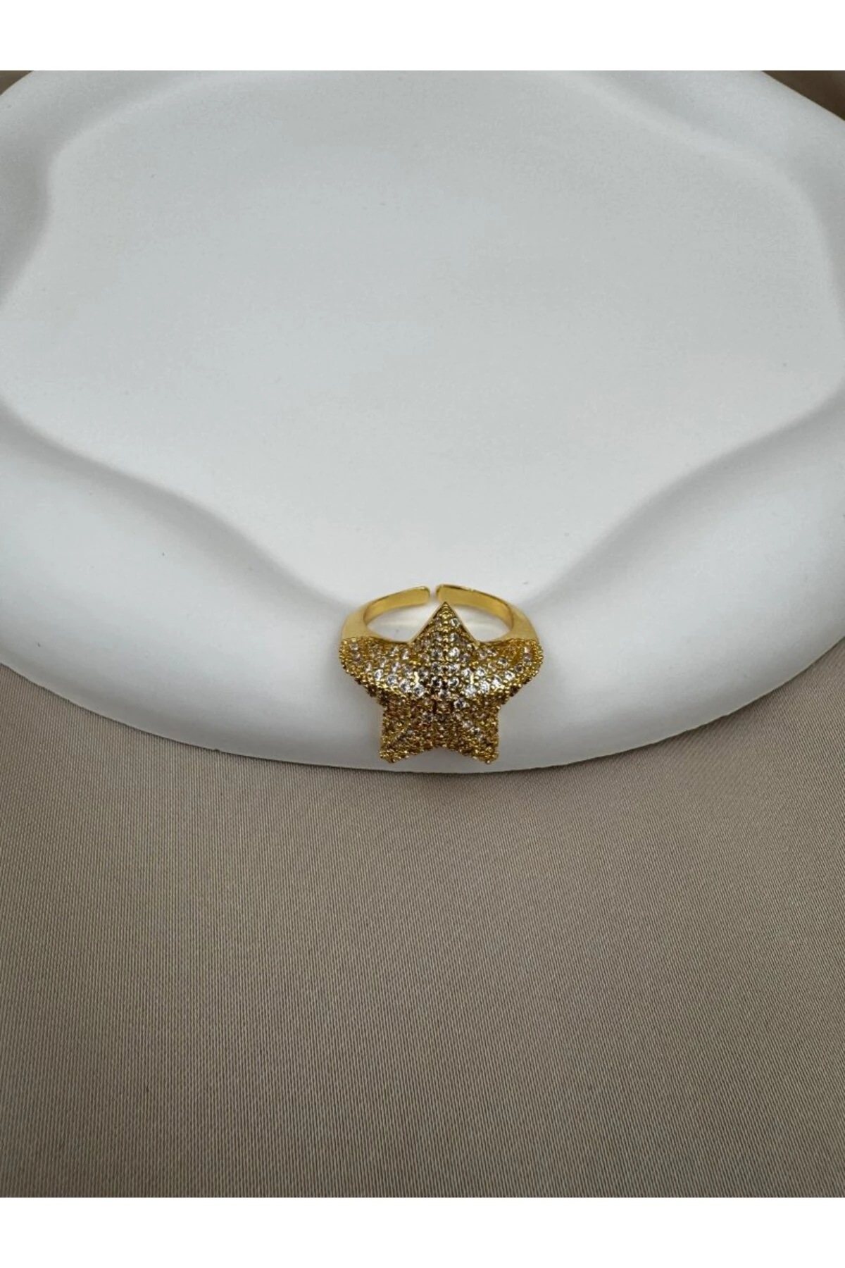 Gold Renk Kararmaz Yıldız Taşlı Kadın Yüzük