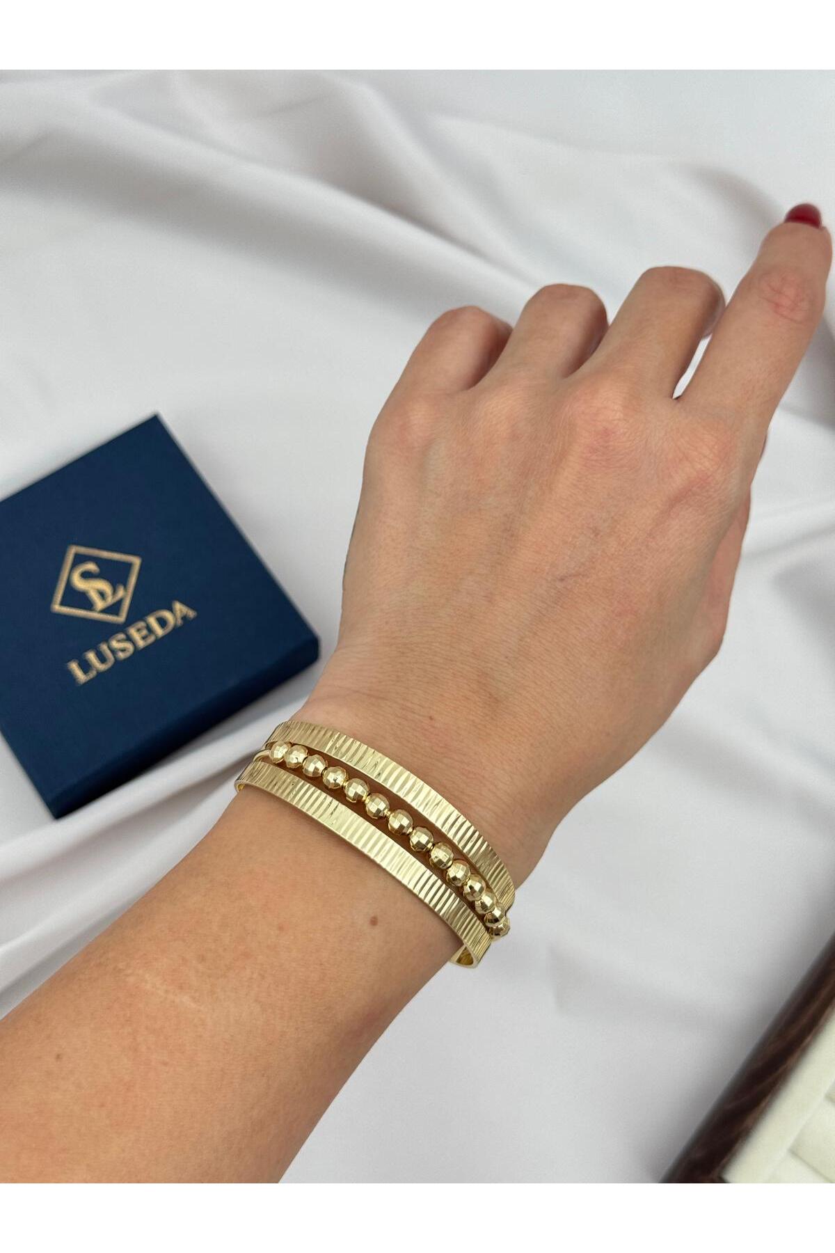 VIP Kabartma Desenli Top Detaylı Geniş Ayarlanabilir Kelepçe Bileklik