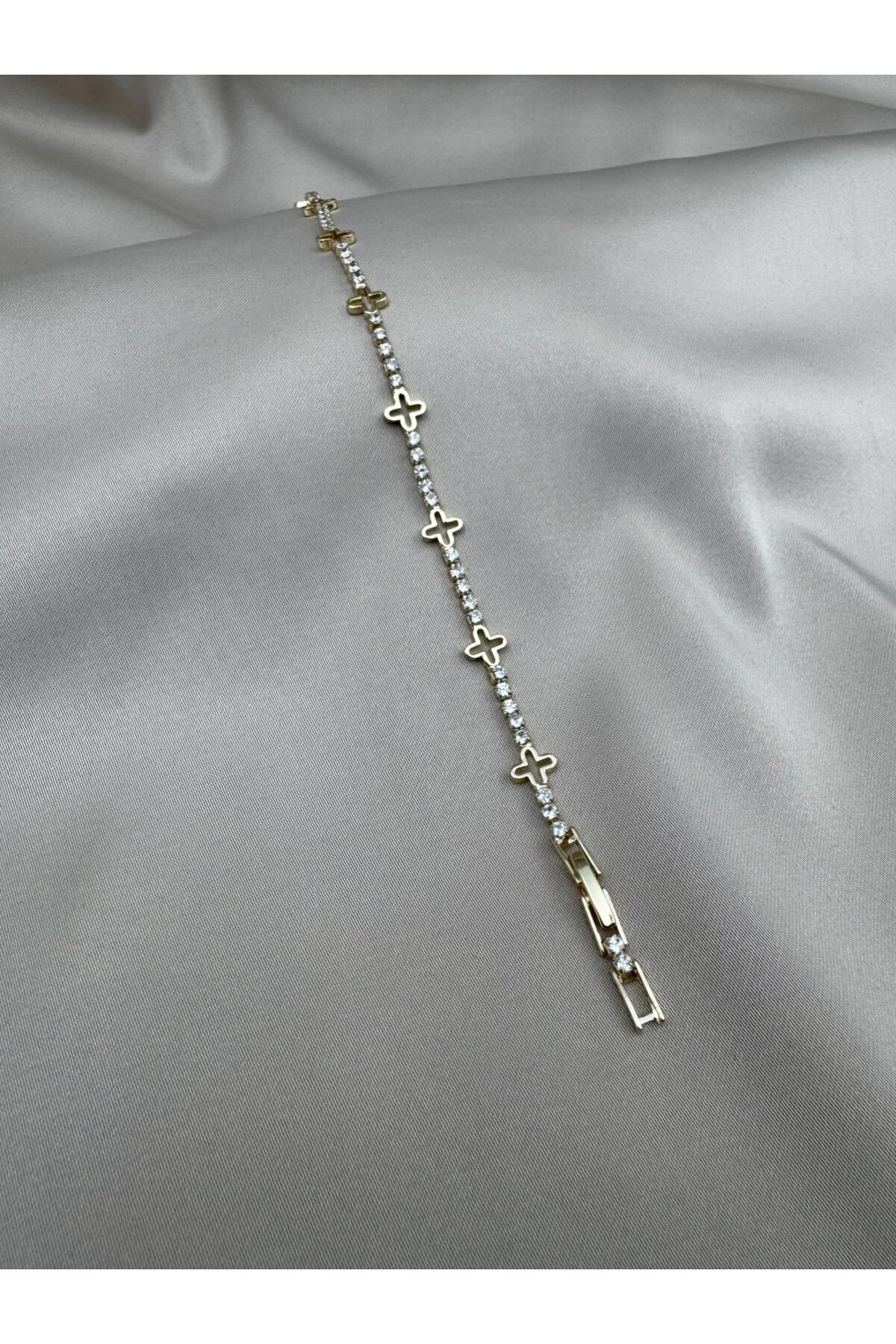 Dört Yaprak Motifli Taşlı Gold 16+2CM Ayarlanabilir Bileklik