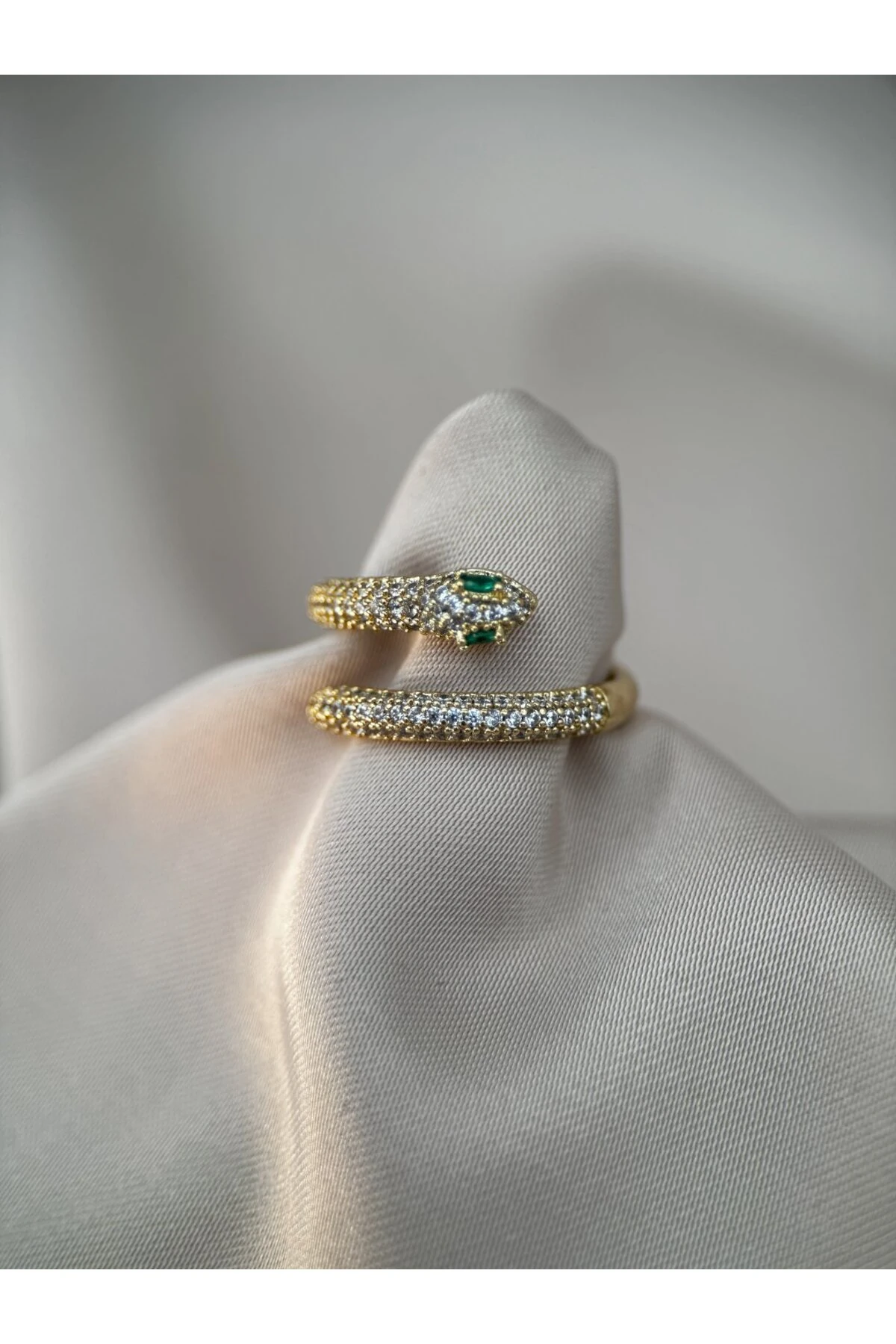 Gold Renk Yeşil Taş Detaylı Yılan Formu Ayarlanabilir VIP Yüzük