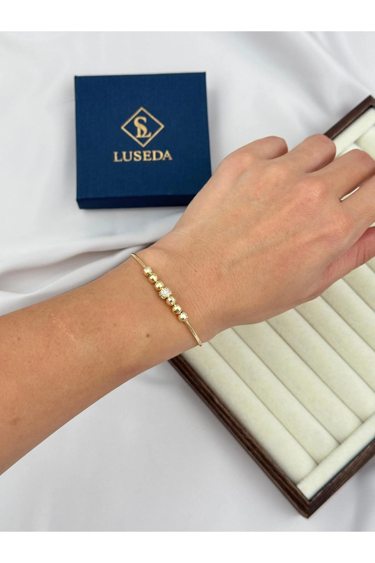 VIP Top Detaylı Zirkon Taşlı Ayarlanabilir Gold Bileklik