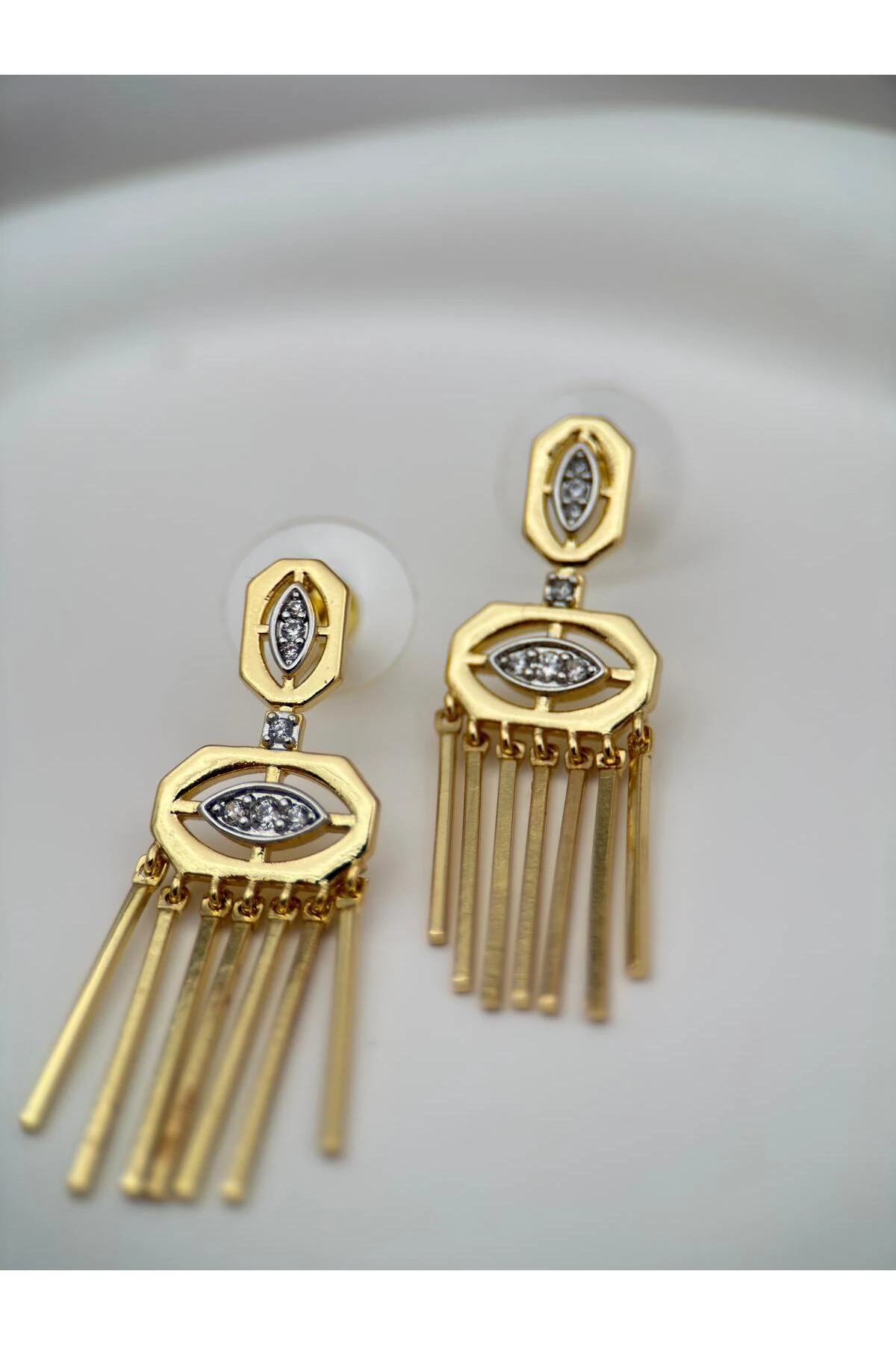 Gold Renk Geometrik Göz Formlu Zirkon Taşlı Sallantılı Premium Küpe