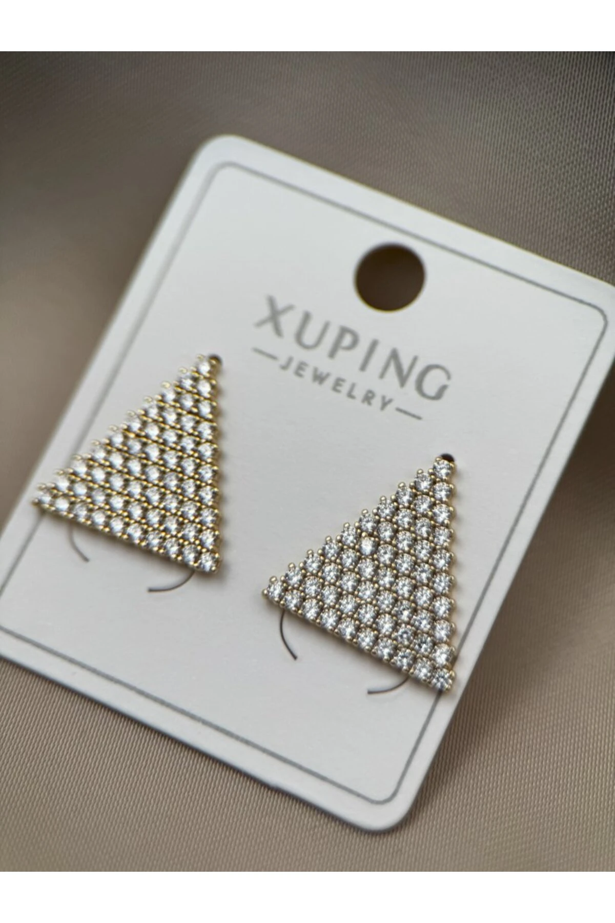 Kararmaz Çelik Taşlı Üçgen Tasarım Kadın Küpe