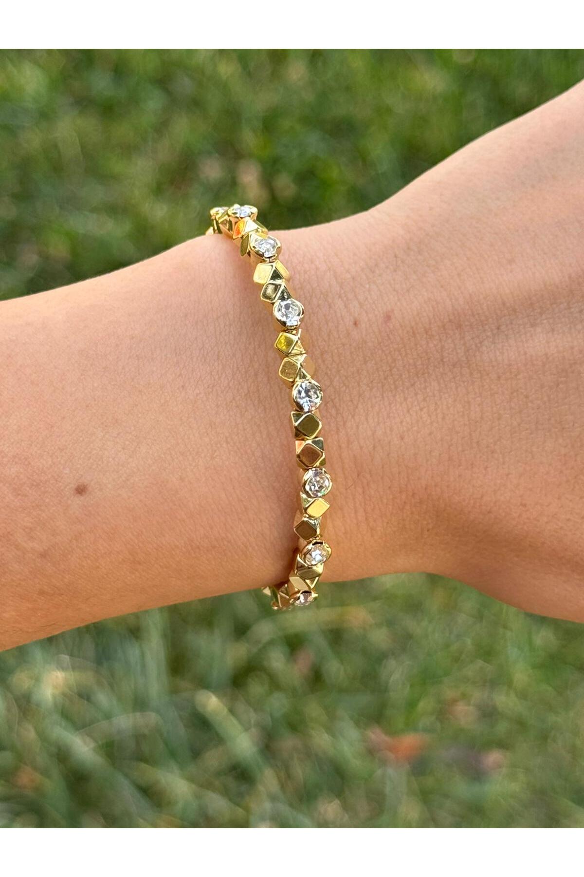Geometrik Taşlı Gold Bileklik