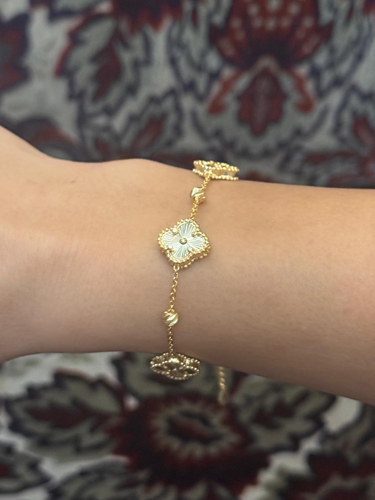 VIP Yonca Detaylı Ayarlanabilir Gold Bileklik