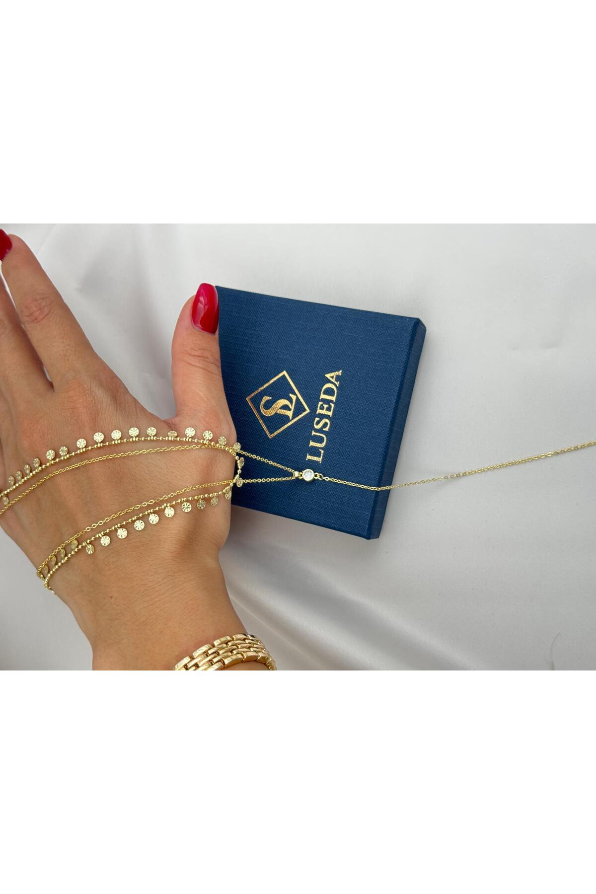 Çift Sıra Pul Detaylı Tek Taş Uzun Lariat Y Kolye 41+5 cm