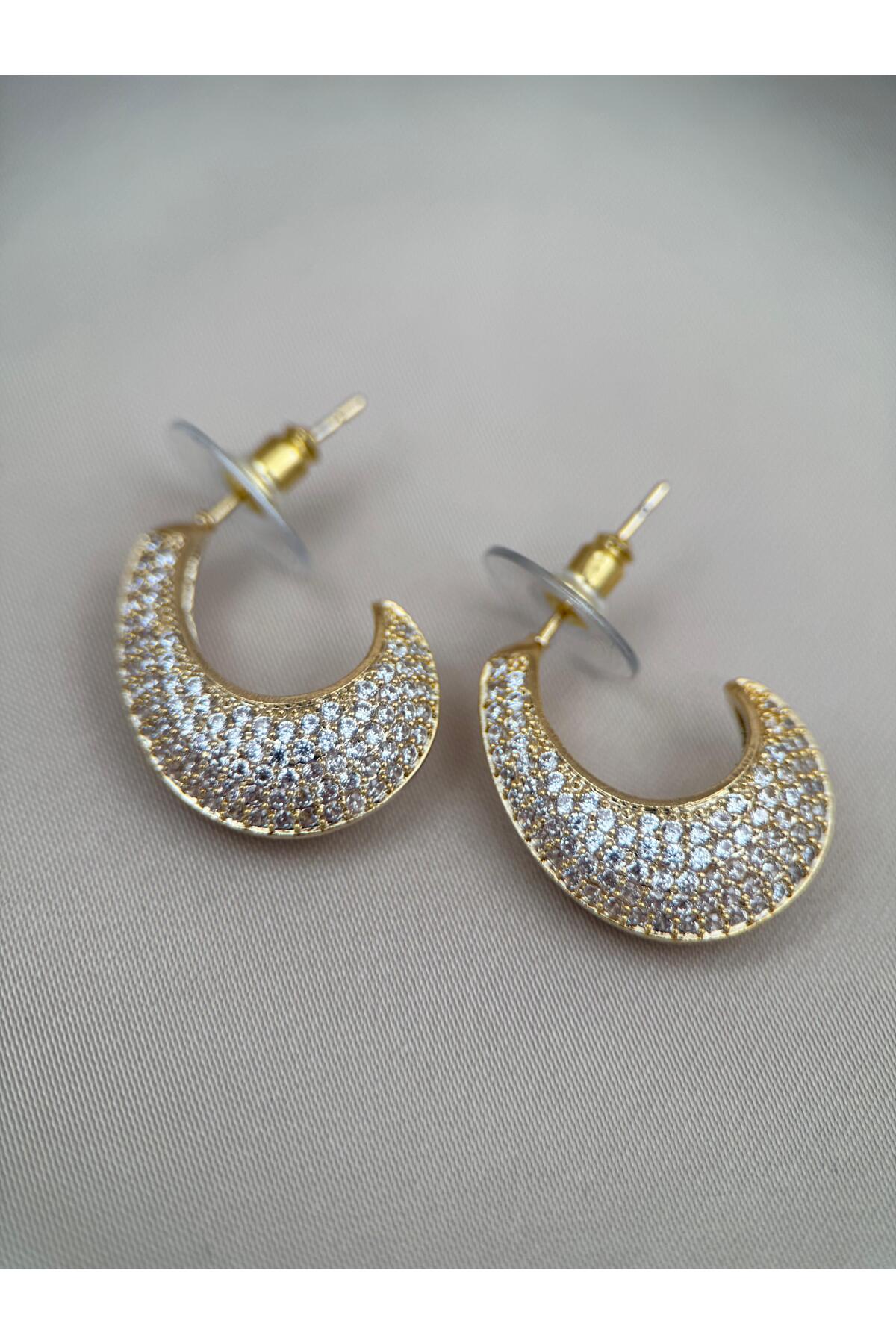 Zirkon Taş Detaylı Kavis Formlu Gold Renk Küpe