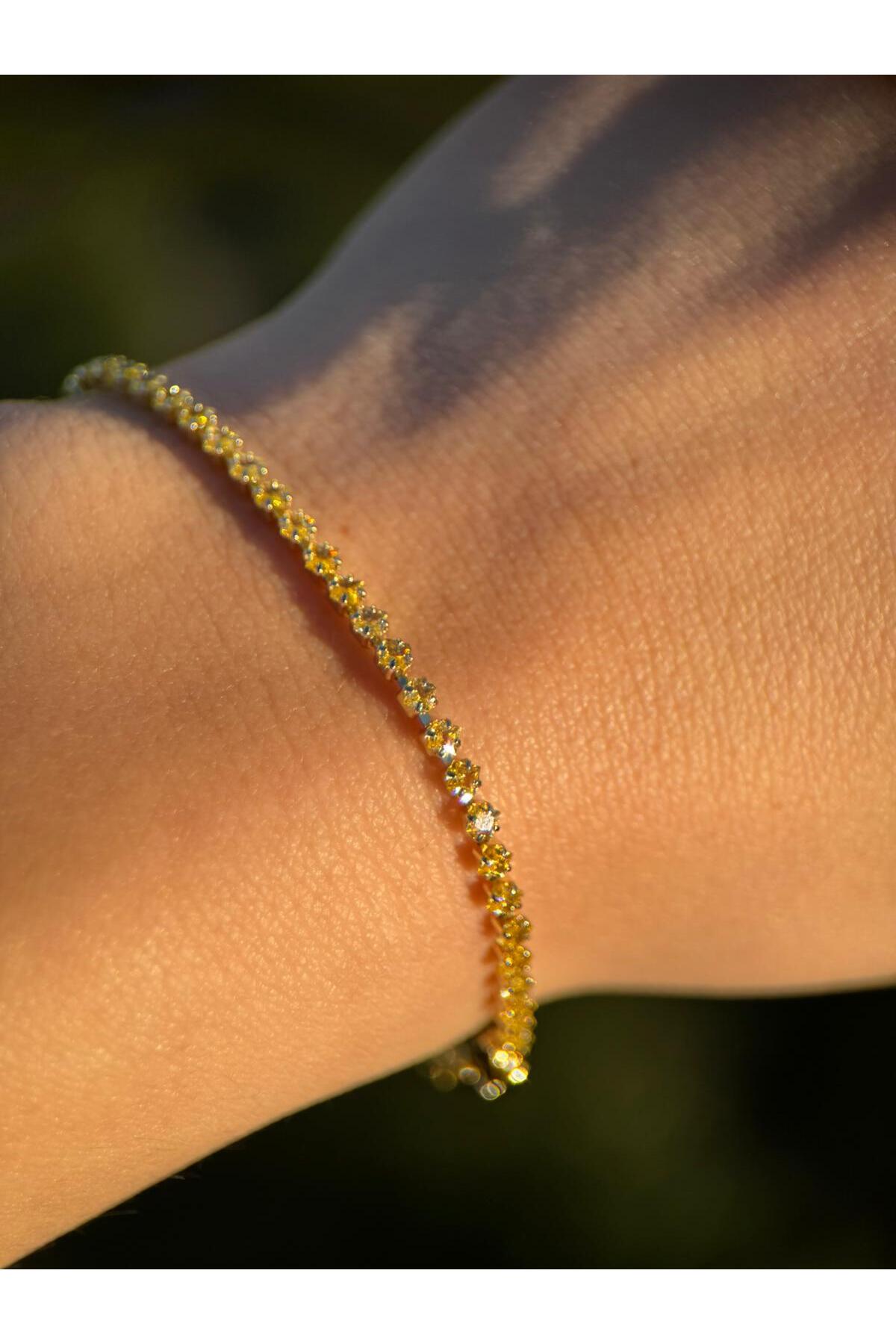 Sarı Taşlı Zarif Gold Renk Ayarlanabilir 17+2CM Çelik Bileklik