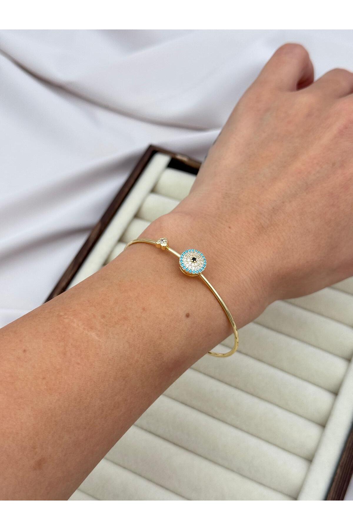 VIP Nazar ve Kalp Taş Detaylı Gold Ayarlanabilir Kelepçe Bileklik