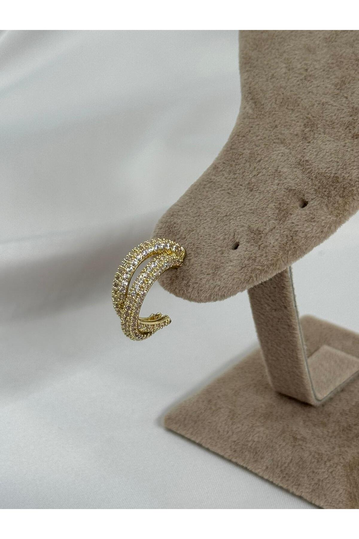 VIP-Ohrringe mit mehrreihigem Zirkonia in Goldfarbe