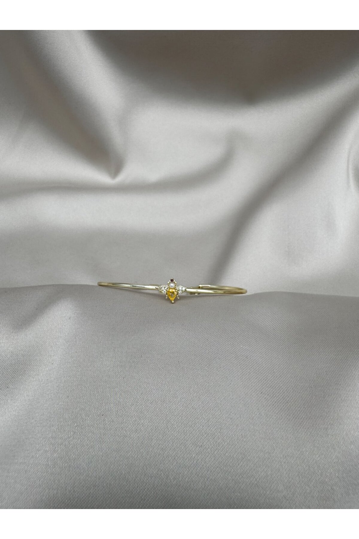 Zirkon Taşlı Arı Figürlü İnce Ayarlanabilir Bileklik