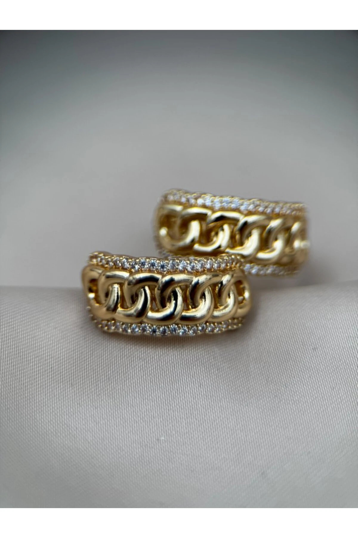 Altın Kaplama Kararmaz Zincir Desenli Taşlı Kadın Halka Küpe