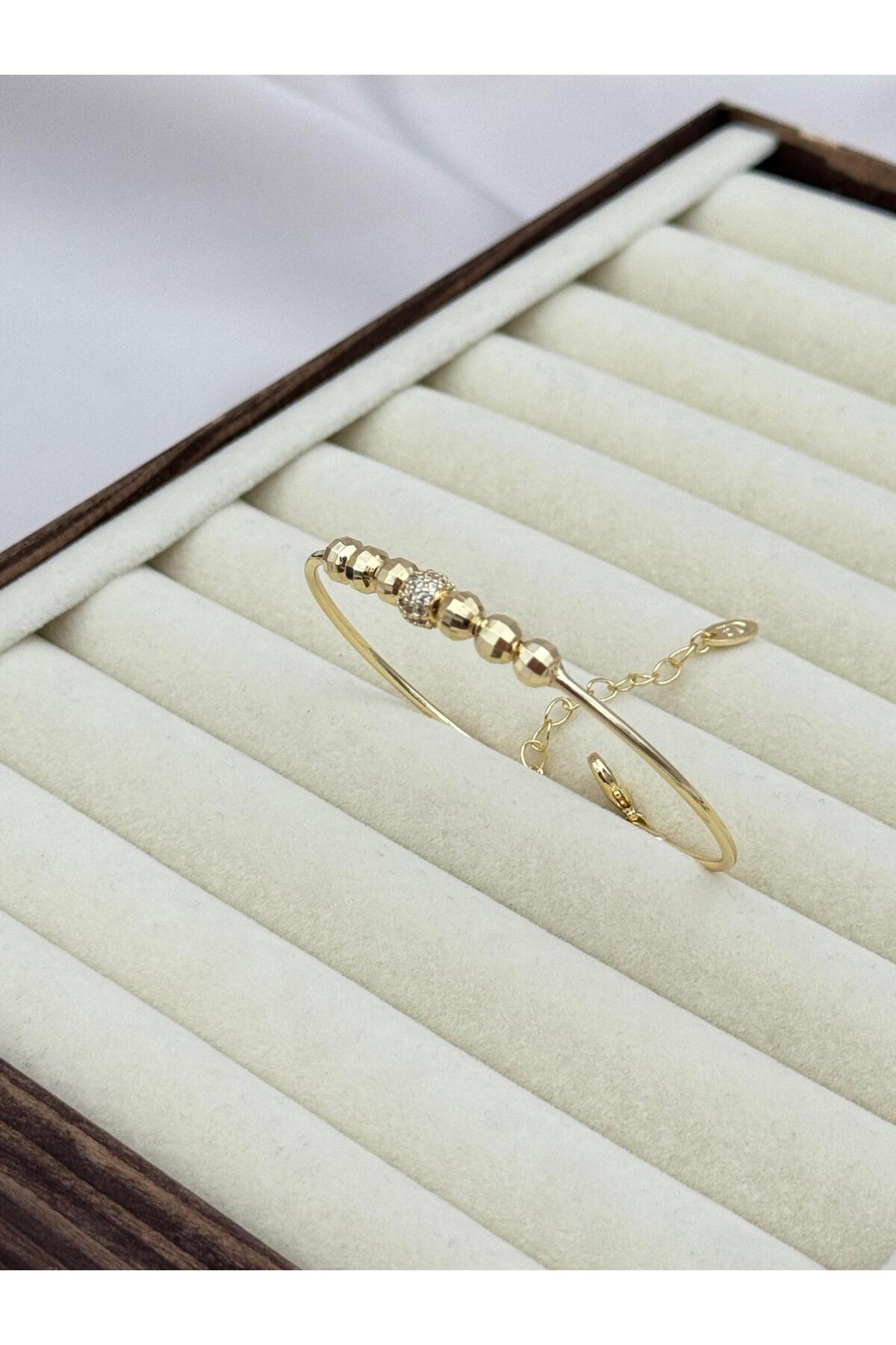 VIP Top Detaylı Zirkon Taşlı Ayarlanabilir Gold Bileklik