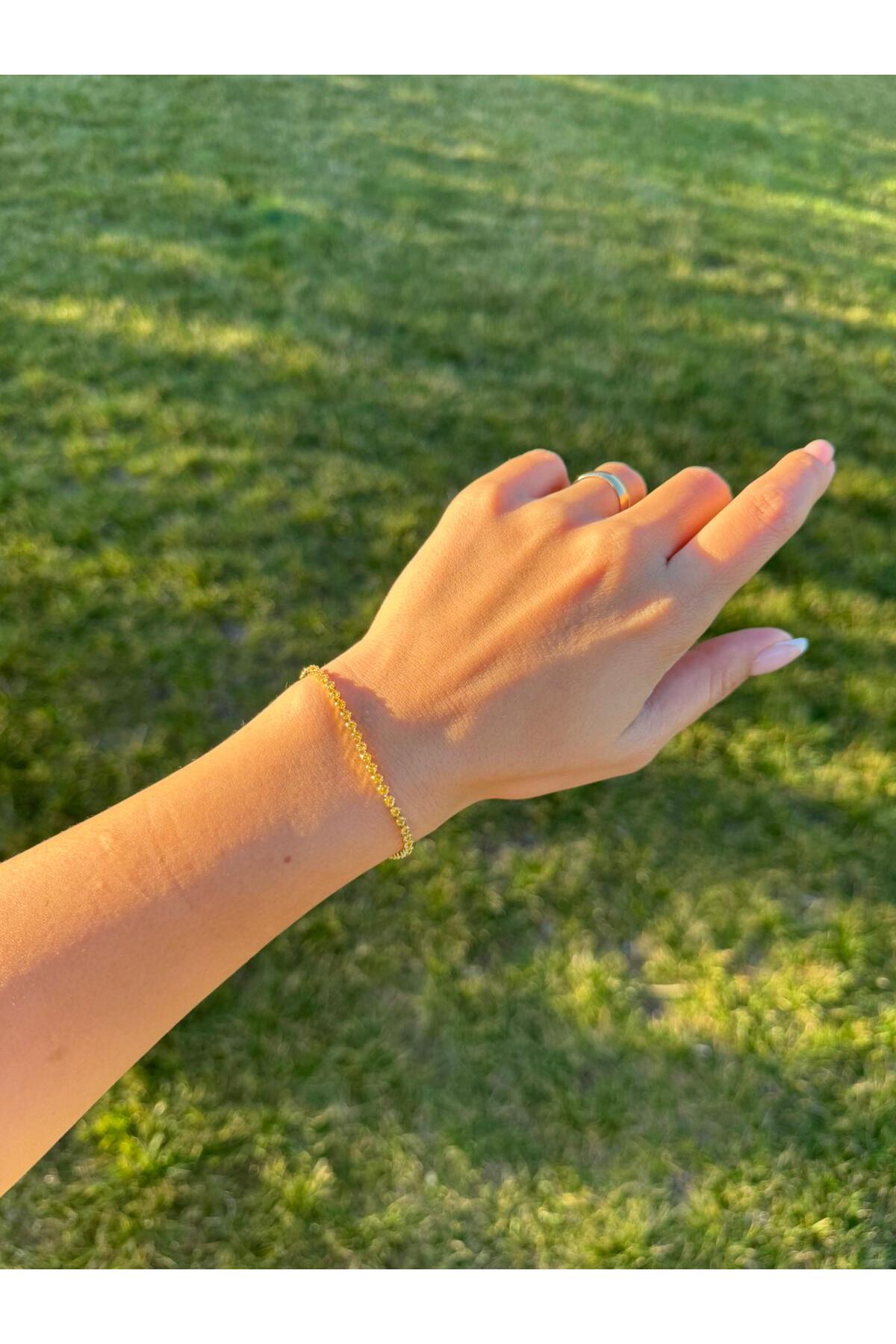 Sarı Taşlı Zarif Gold Renk Ayarlanabilir 17+2CM Çelik Bileklik