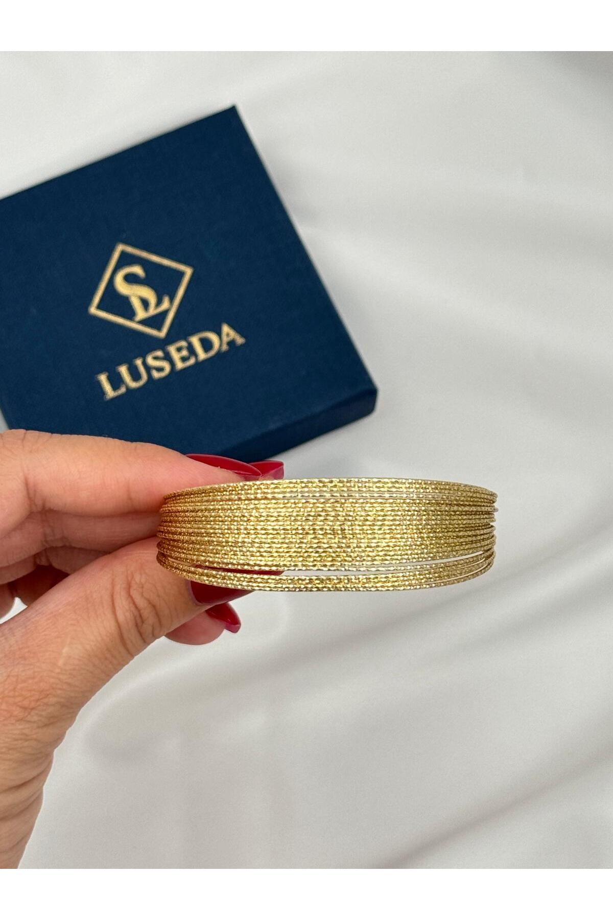 VIP Çok Sıralı Çizgi Dokulu Ayarlanabilir Gold Geniş Kelepçe Bileklik