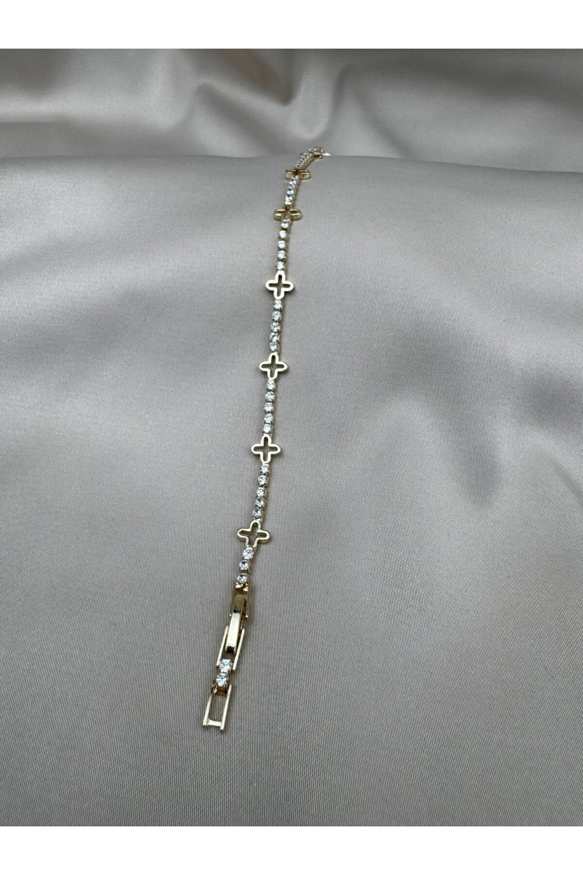 Dört Yaprak Motifli Taşlı Gold 16+2CM Ayarlanabilir Bileklik