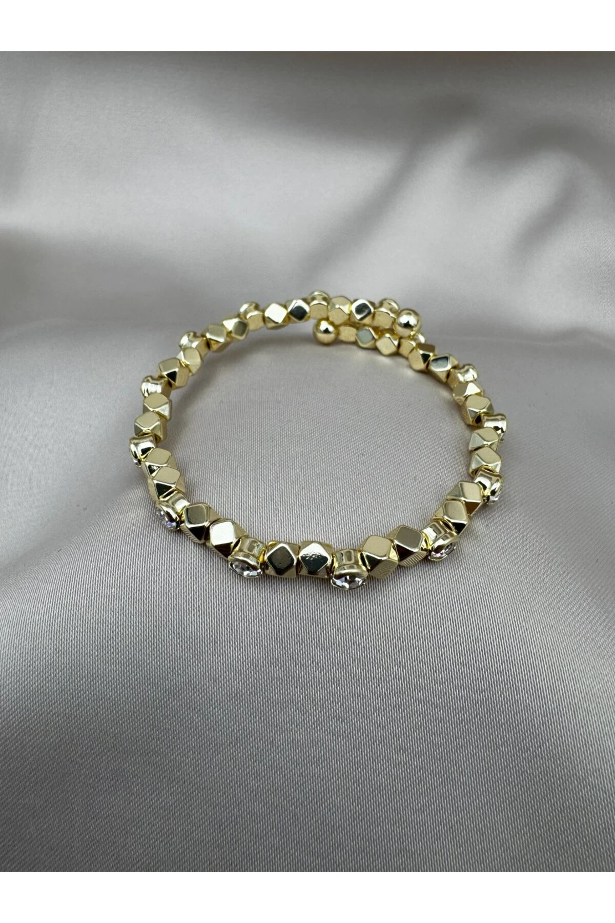 Geometrik Taşlı Gold Bileklik