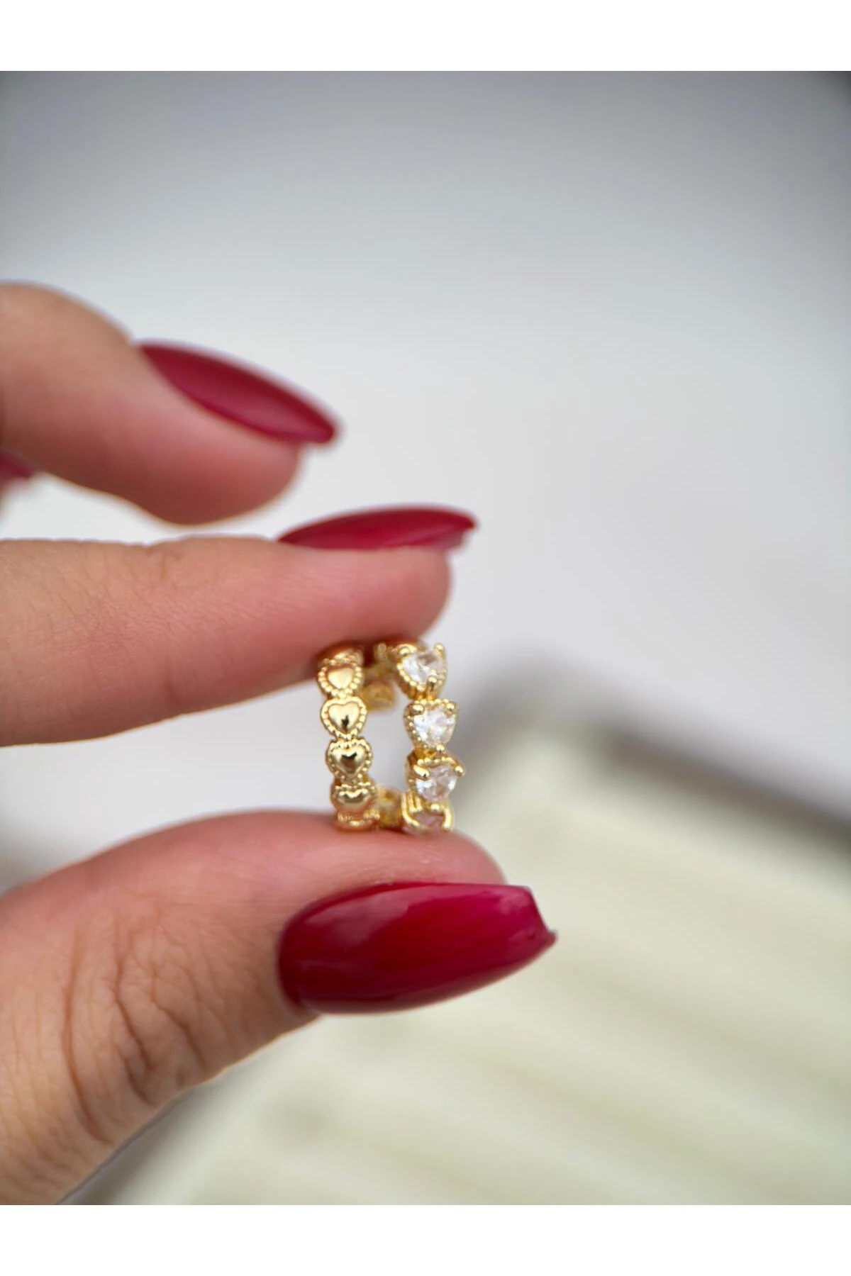 Gold Renk Kalp Form Zirkon Taşlı Kabartmalı Ayarlanabilir Earcuff