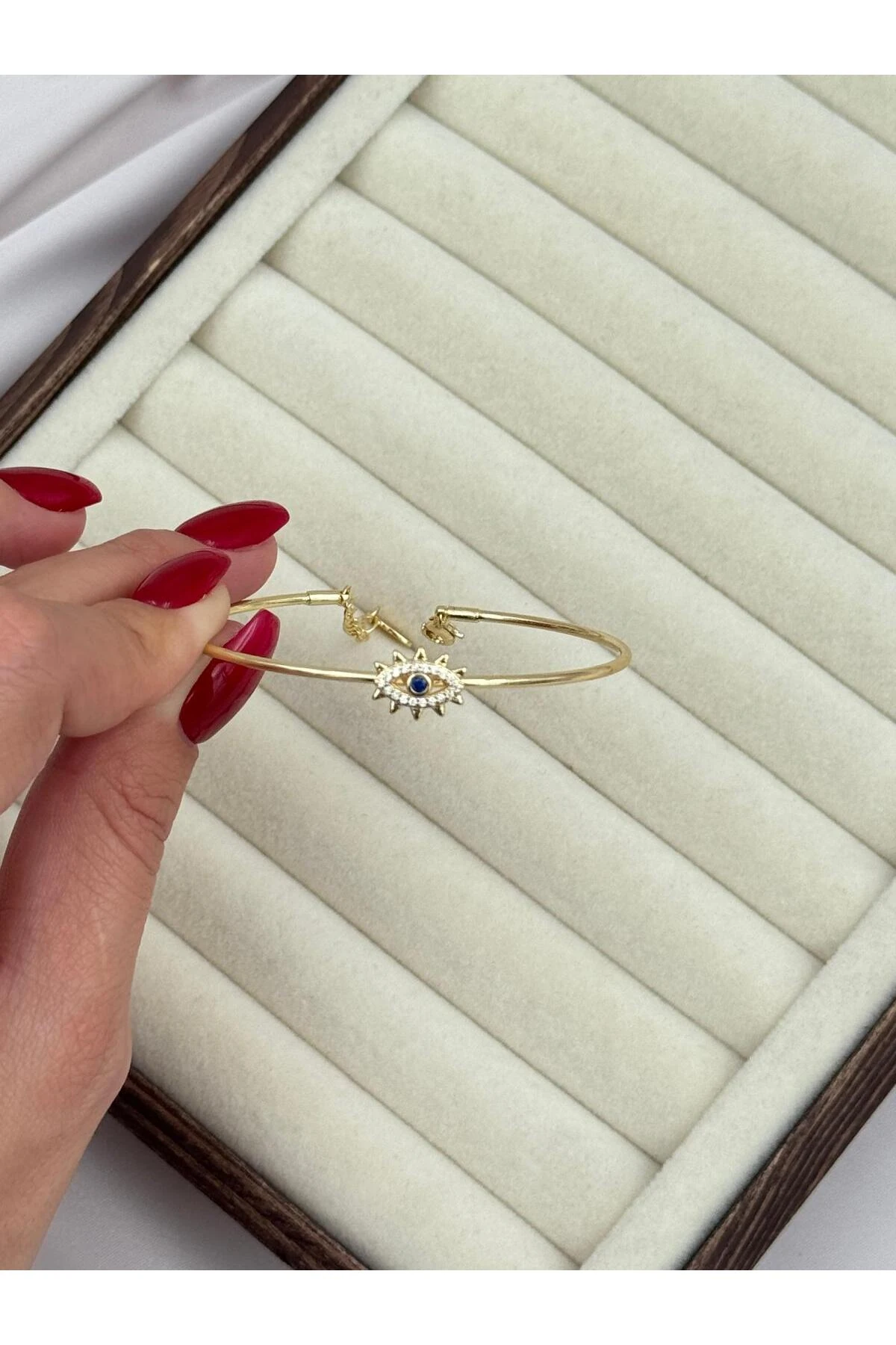 İnce Form Işın Detaylı Nazar Göz Zarif Ayarlanabilir Kelepçe Bileklik