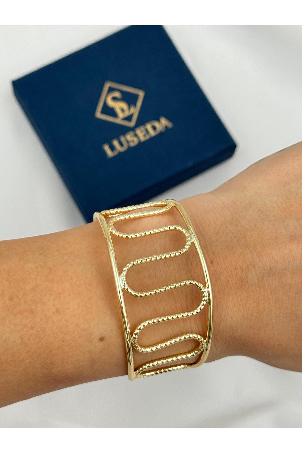 VIP Dalga Formlu Geniş Ayarlanabilir Gold Kelepçe Bileklik