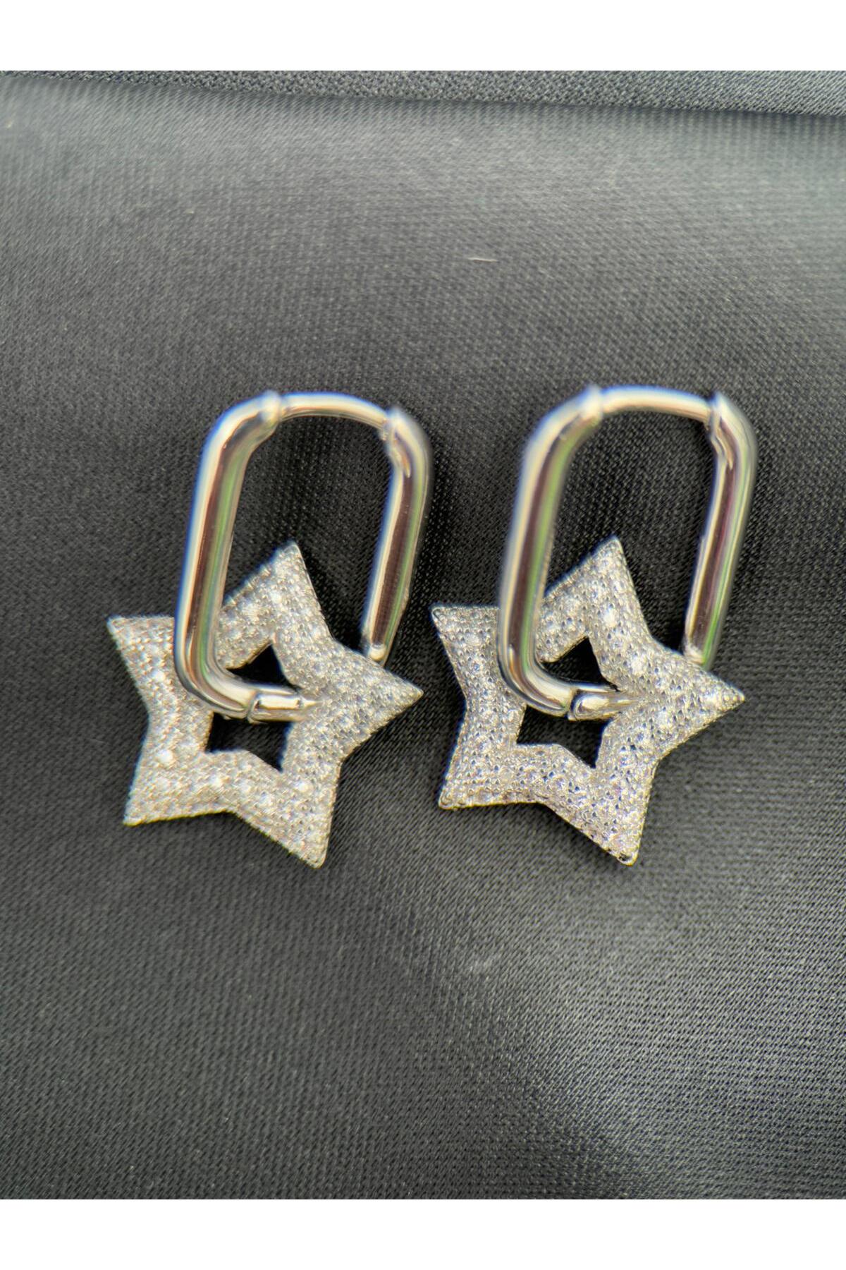 Zirkon Taşlı Yıldız Tasarımlı Kararmaz Gümüş Renk Çelik Küpe