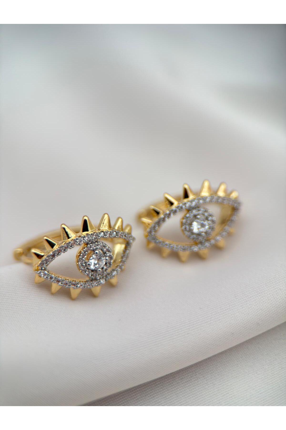 Gold Renk Sivri Uç Detaylı Göz Form Zirkon Taşlı Halka Küpe