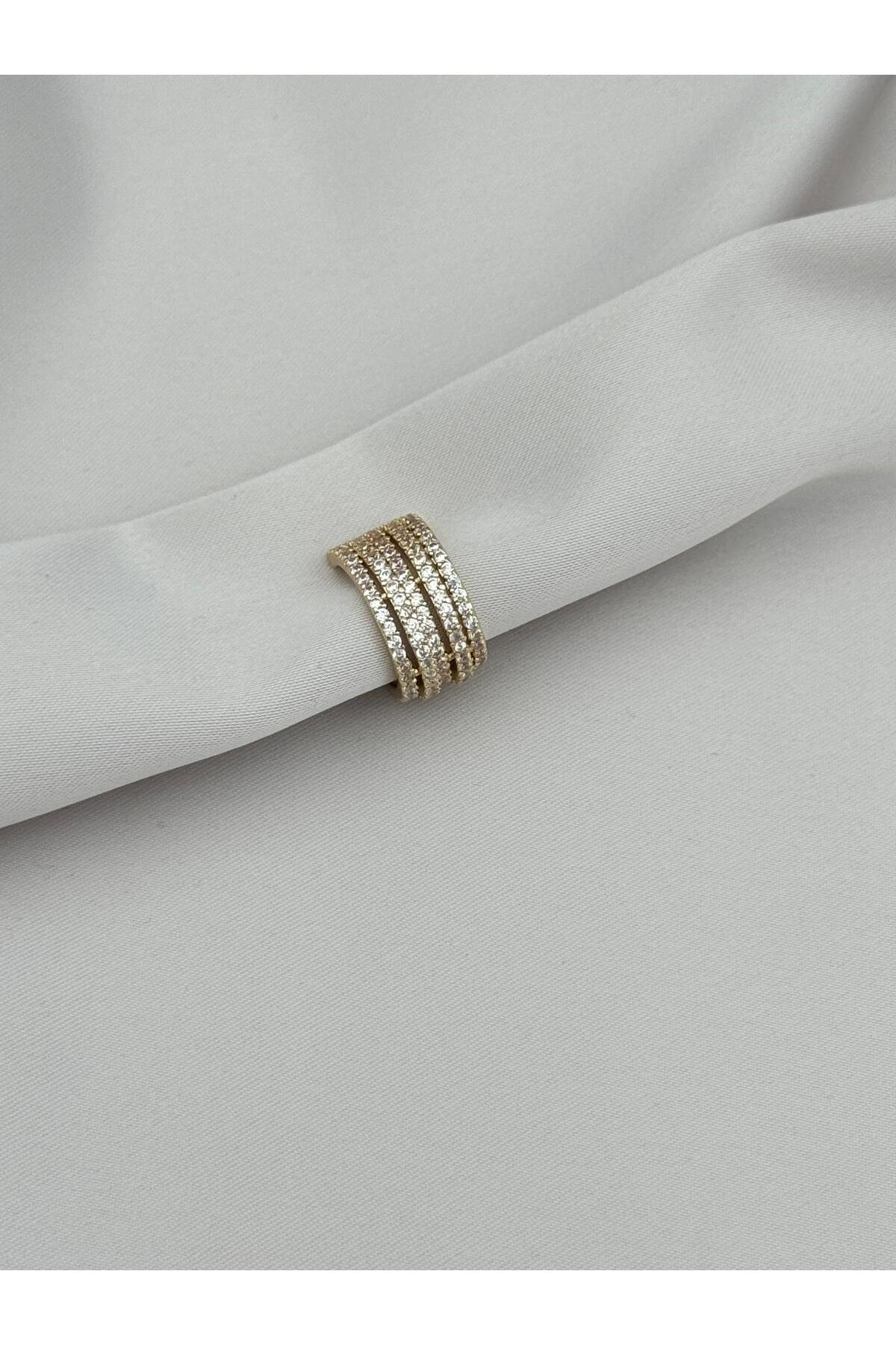 Gold Renk Üç Sıra Zirkon Taşlı Ayarlanabilir Earcuff Kıkırdak Küpe