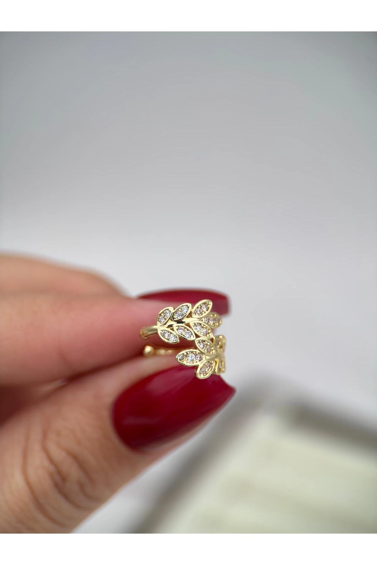 Gold Renk Yaprak Form Zirkon Taşlı Ayarlanabilir Earcuff Kıkırdak Küpe