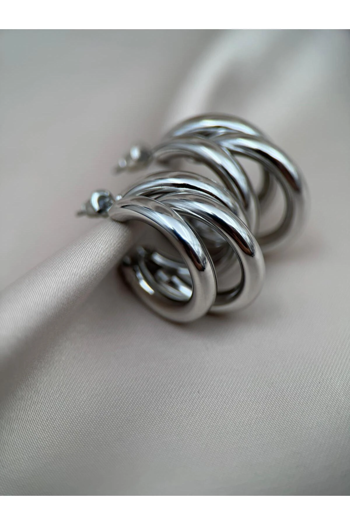 Üç Halkalı Bombeli Gold Renk Küpe - gümüş