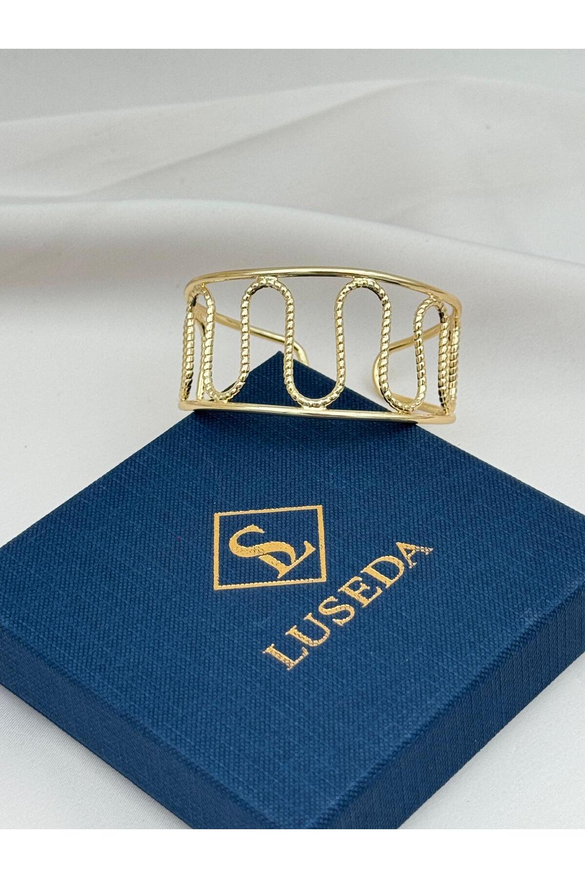 VIP Dalga Formlu Geniş Ayarlanabilir Gold Kelepçe Bileklik