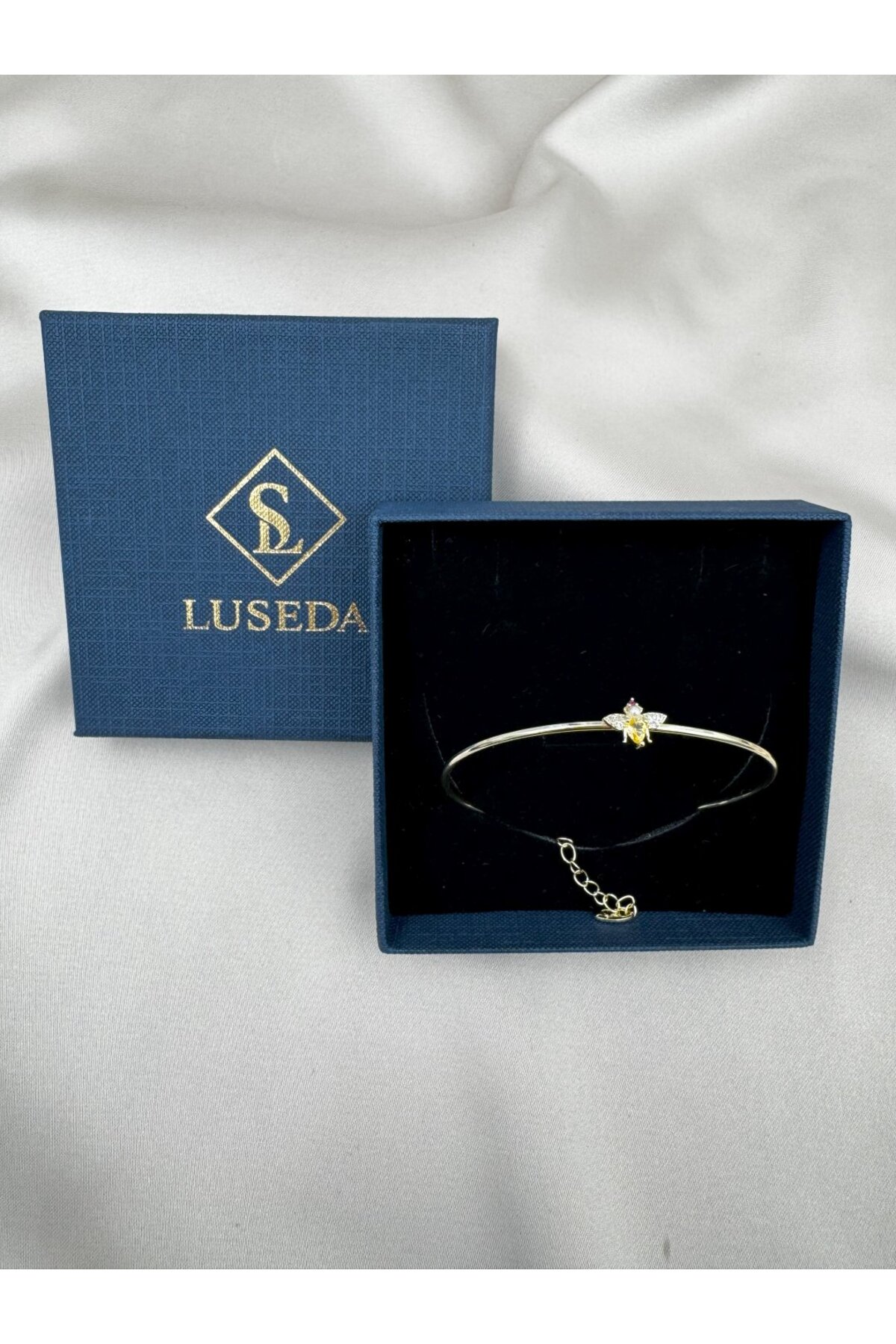 Zirkon Taşlı Arı Figürlü İnce Ayarlanabilir Bileklik