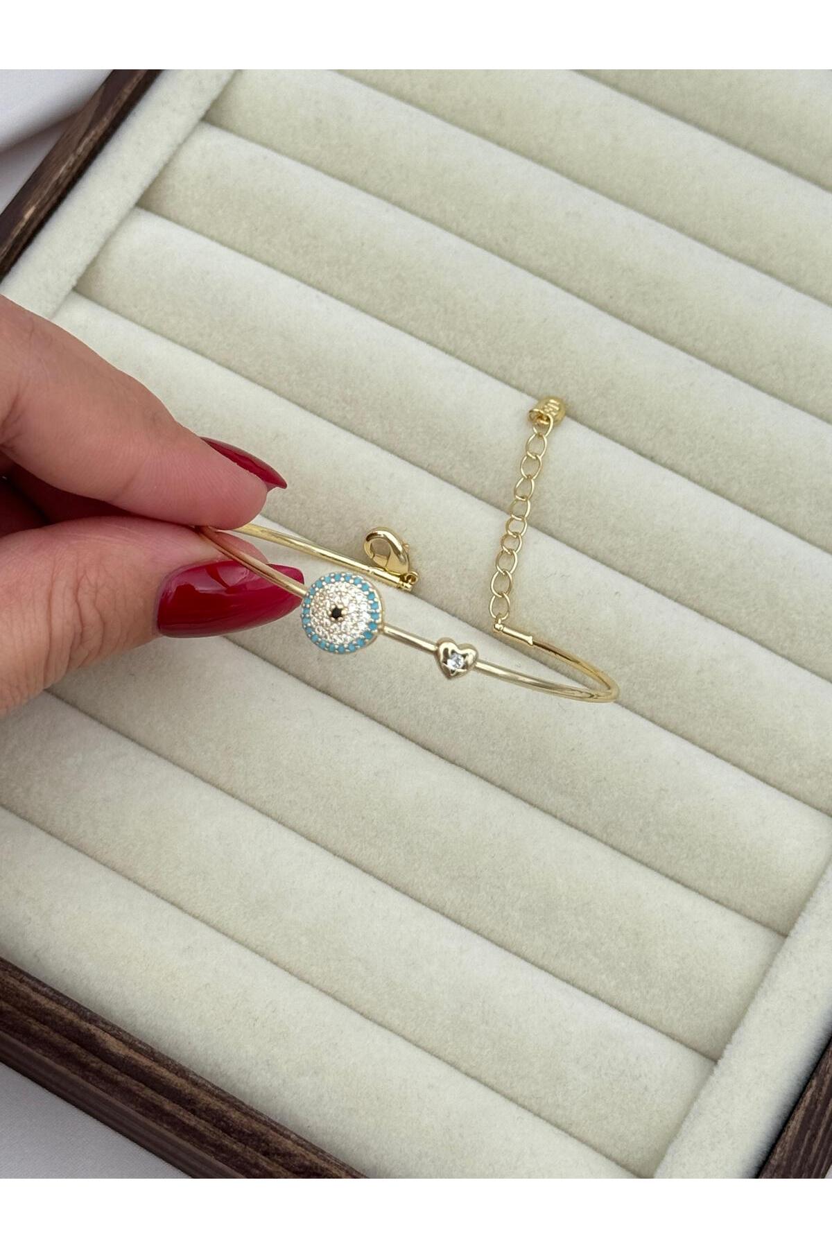 VIP Nazar ve Kalp Taş Detaylı Gold Ayarlanabilir Kelepçe Bileklik