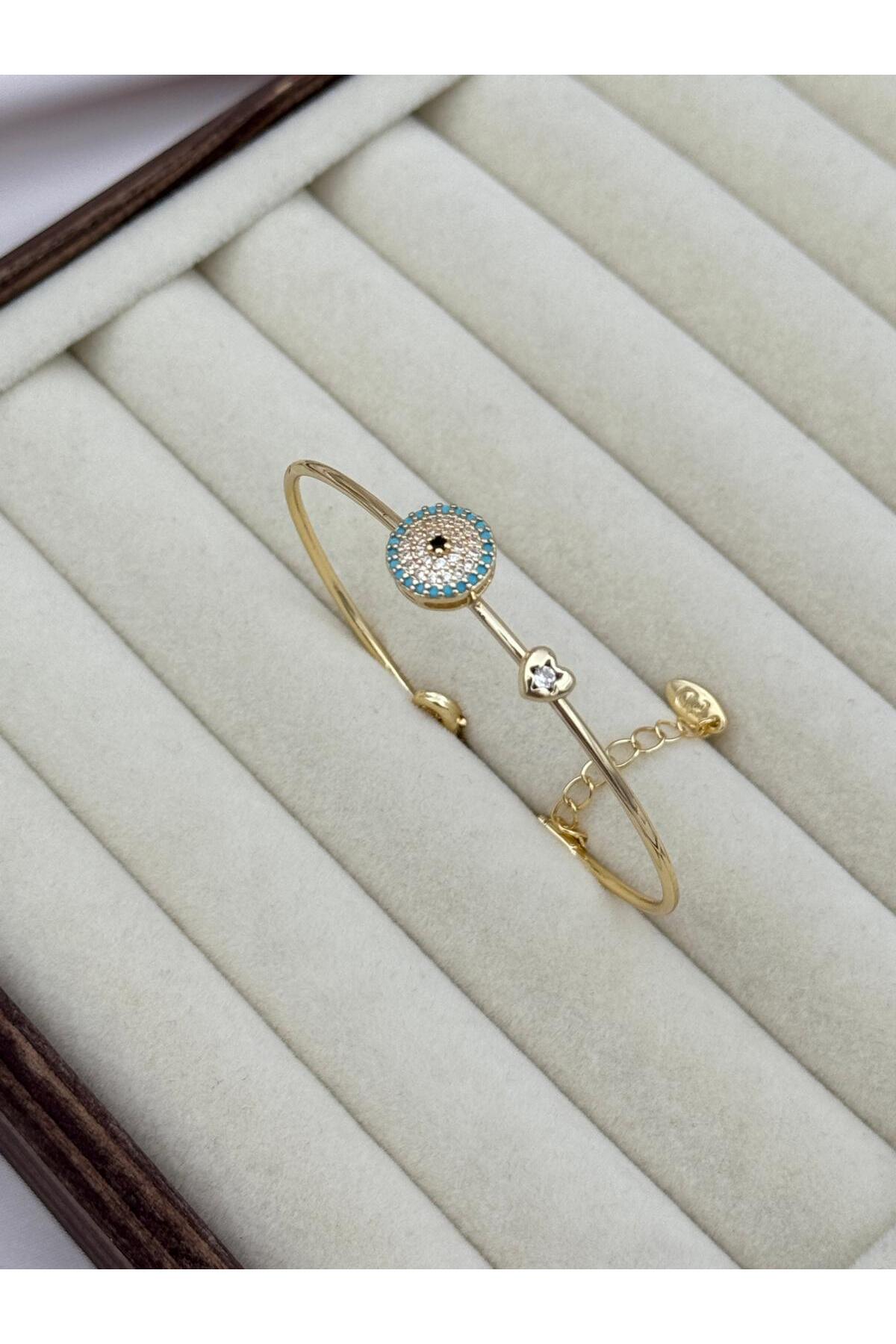 VIP Nazar ve Kalp Taş Detaylı Gold Ayarlanabilir Kelepçe Bileklik