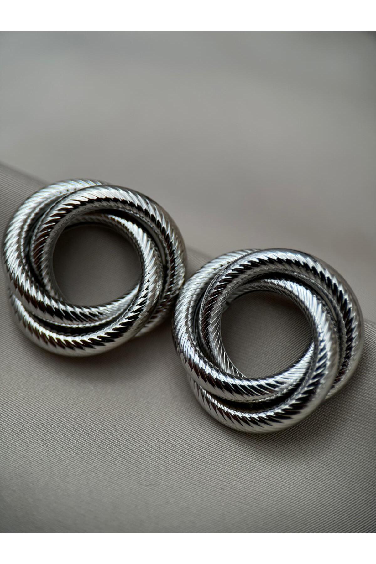 Burgu Detaylı Dairesel Gold Tasarım Küpe - gümüş