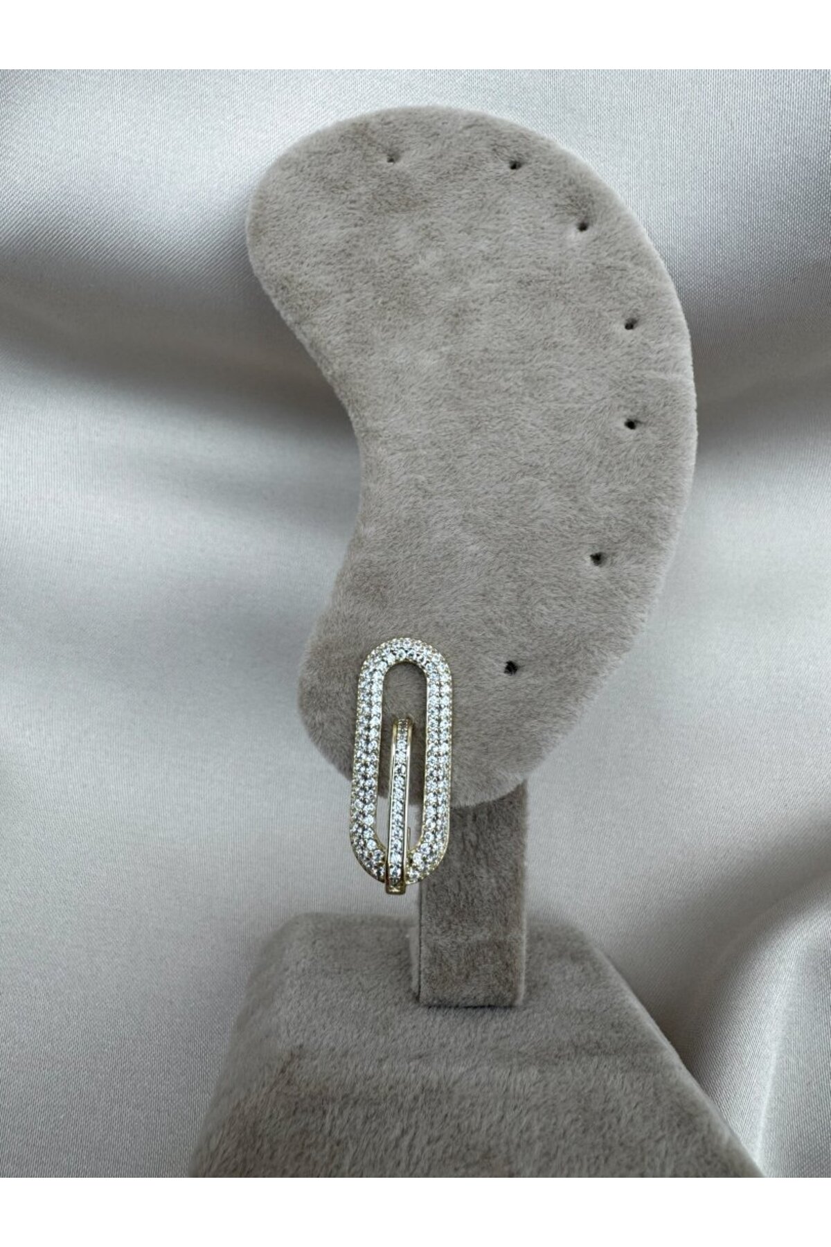 Oval köşeli Dikdörtgen Tasarım Taşlı Gold Küpe