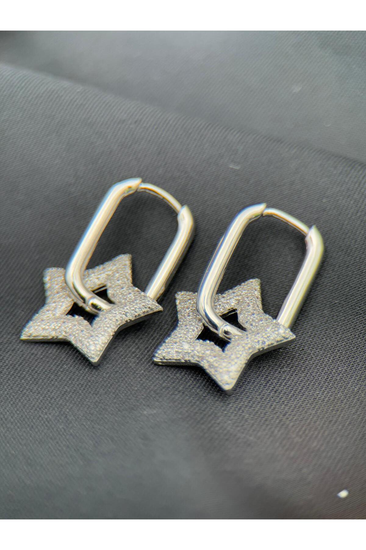 Zirkon Taşlı Yıldız Tasarımlı Kararmaz Gümüş Renk Çelik Küpe - altın