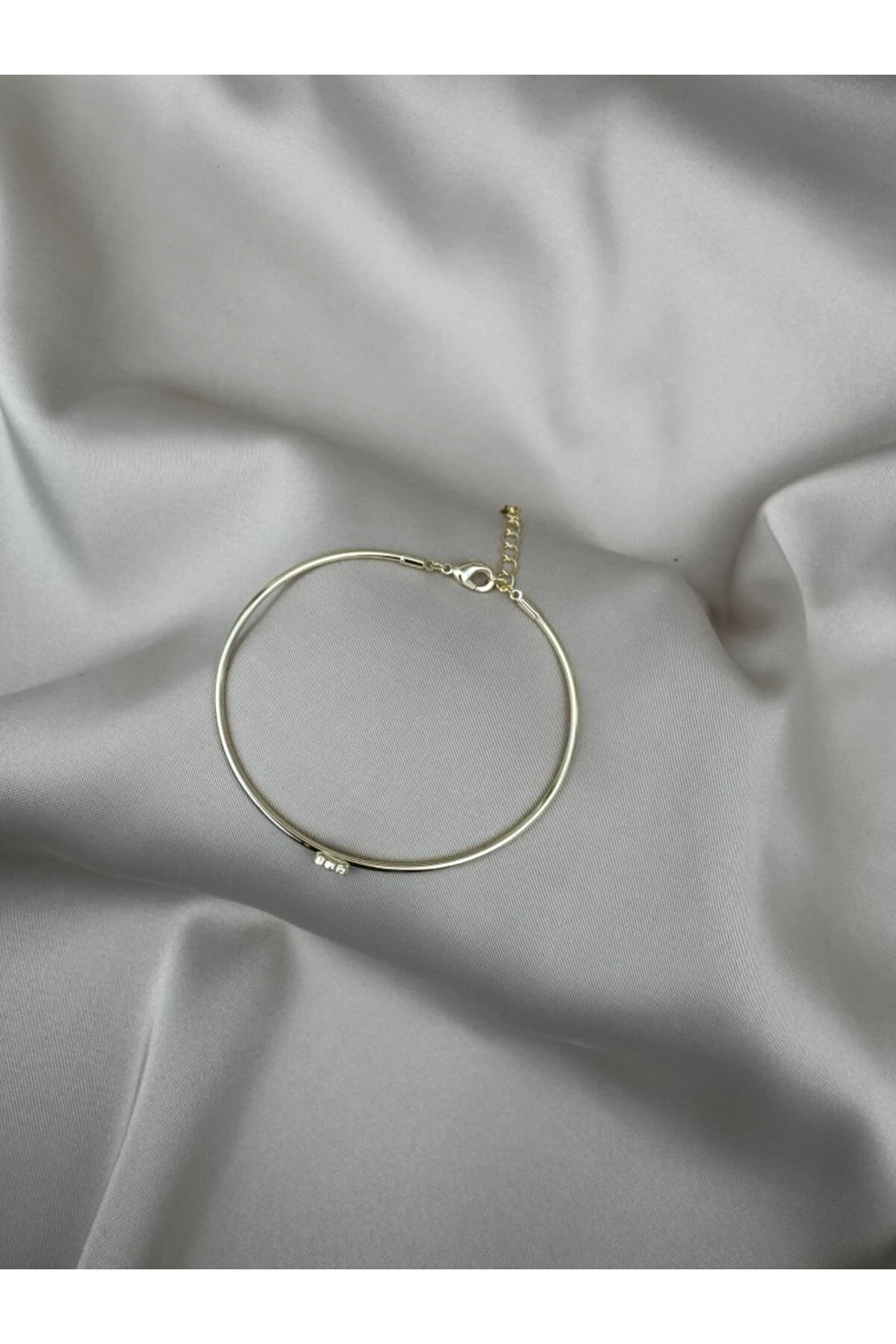 Altın Renk Minimal Çiçek Figürlü Zirkon Taşlı Zarif Ayarlanabilir Bileklik