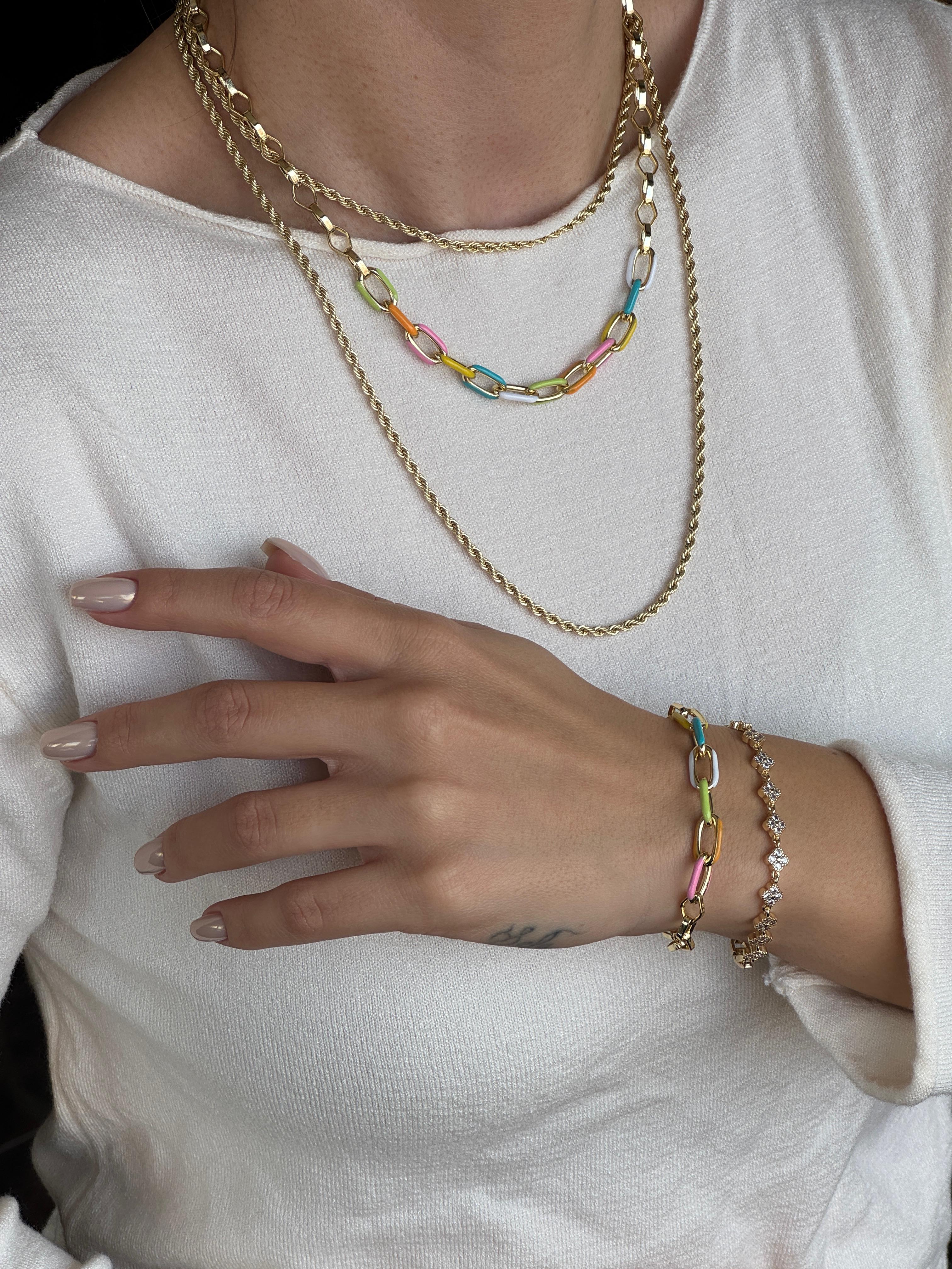 Renkli Mine Detaylı Zincir Kolye & Burgu Kolye + Renkli Mine Bileklik & Zirkon Taşlı Çiçek Bileklik Dörtlü Takı Kombini