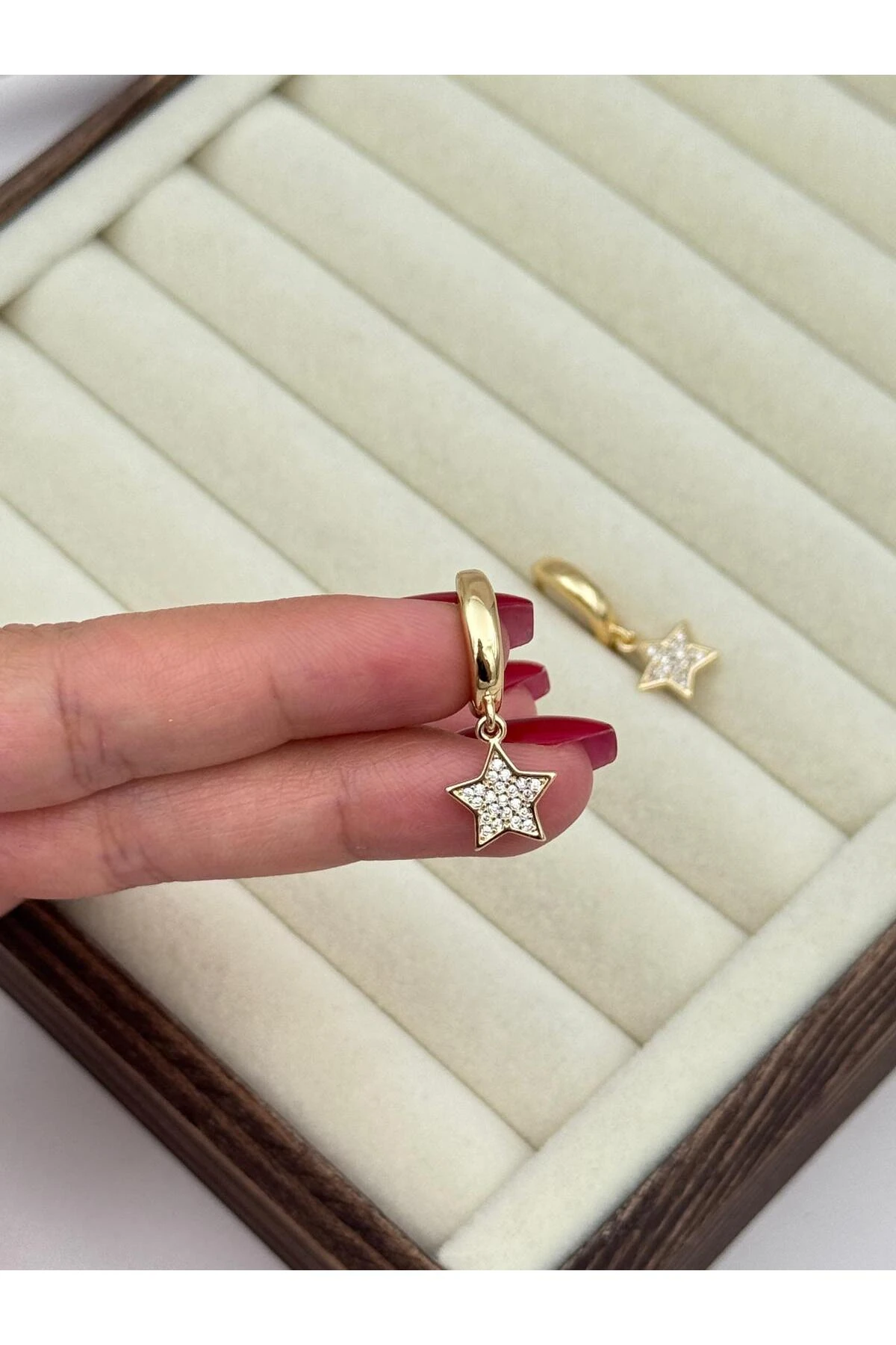 Gold Renk Mini Halka Yıldız Sallantılı Zirkon Taşlı VIP Küpe