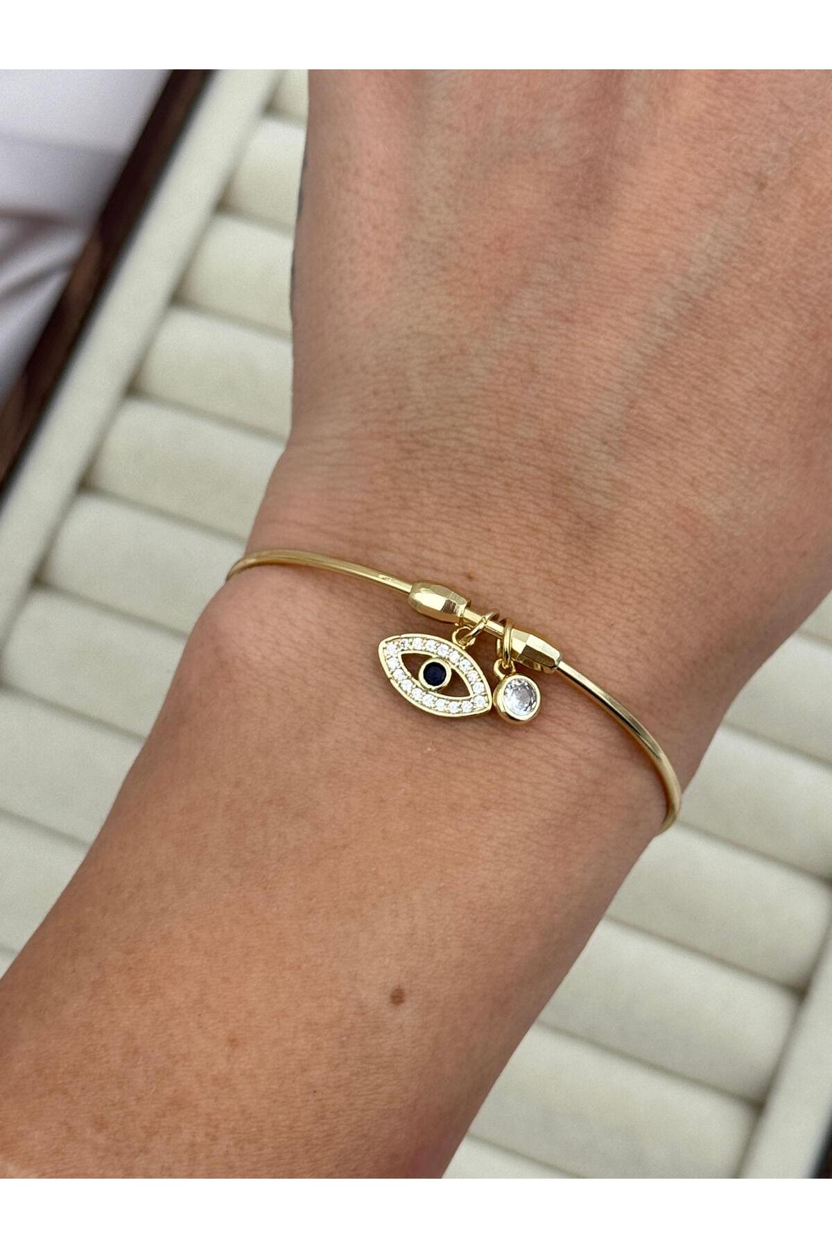 İnce Form Açık Kelepçe Nazar Göz ve Tek Taş Charmlı Ayarlanabilir Bileklik