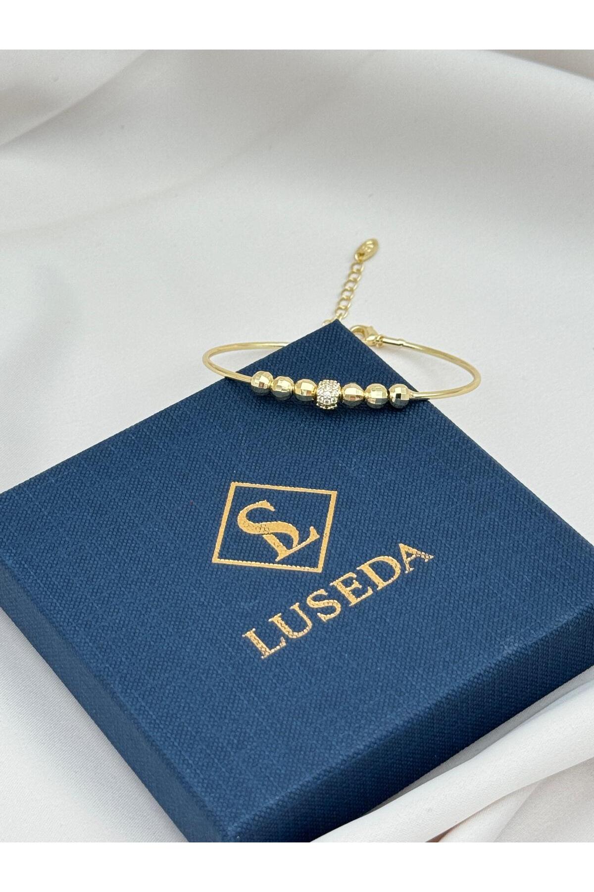 VIP Top Detaylı Zirkon Taşlı Ayarlanabilir Gold Bileklik