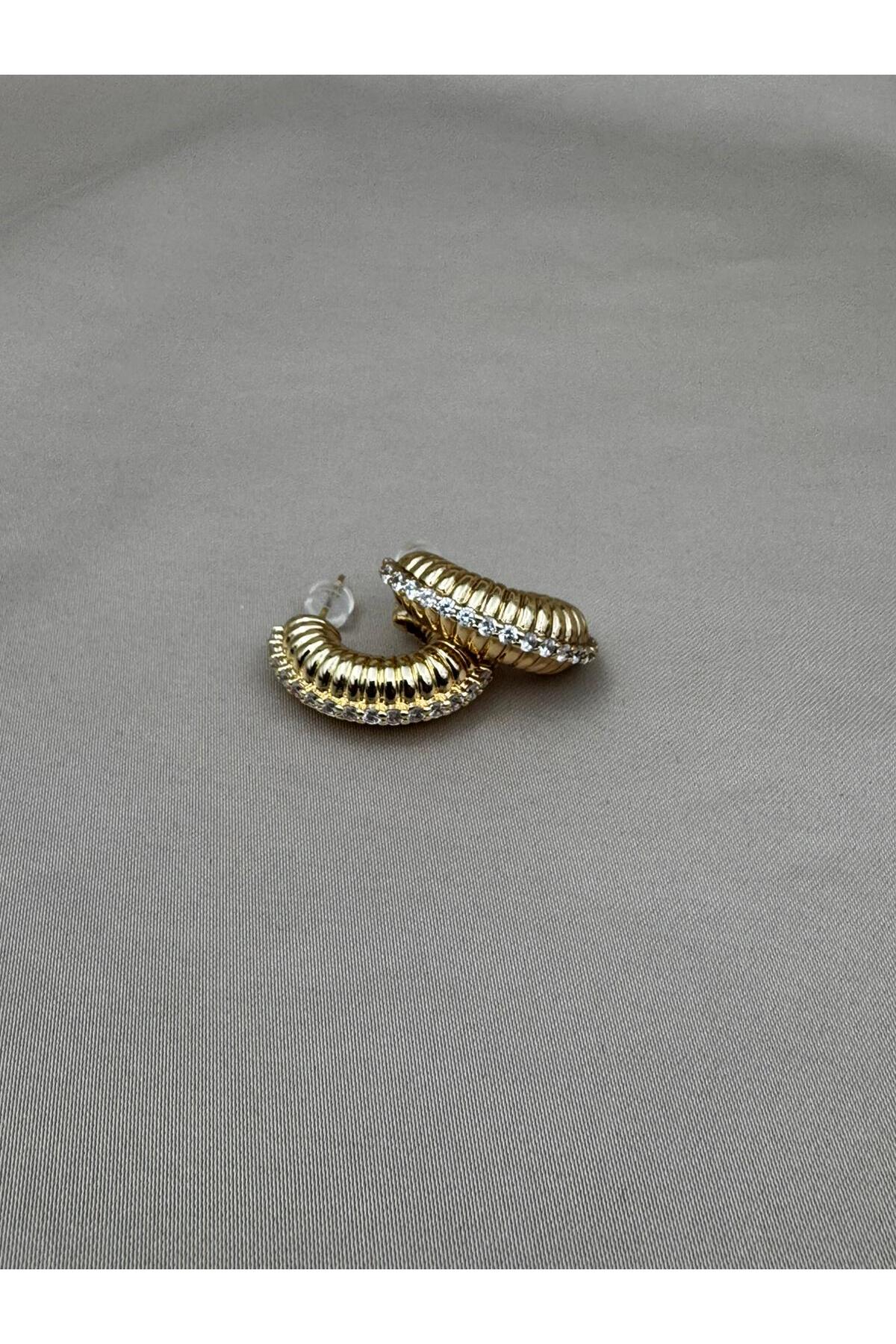 Gold Renk Zirkon Taşlı Tasarım Küpe