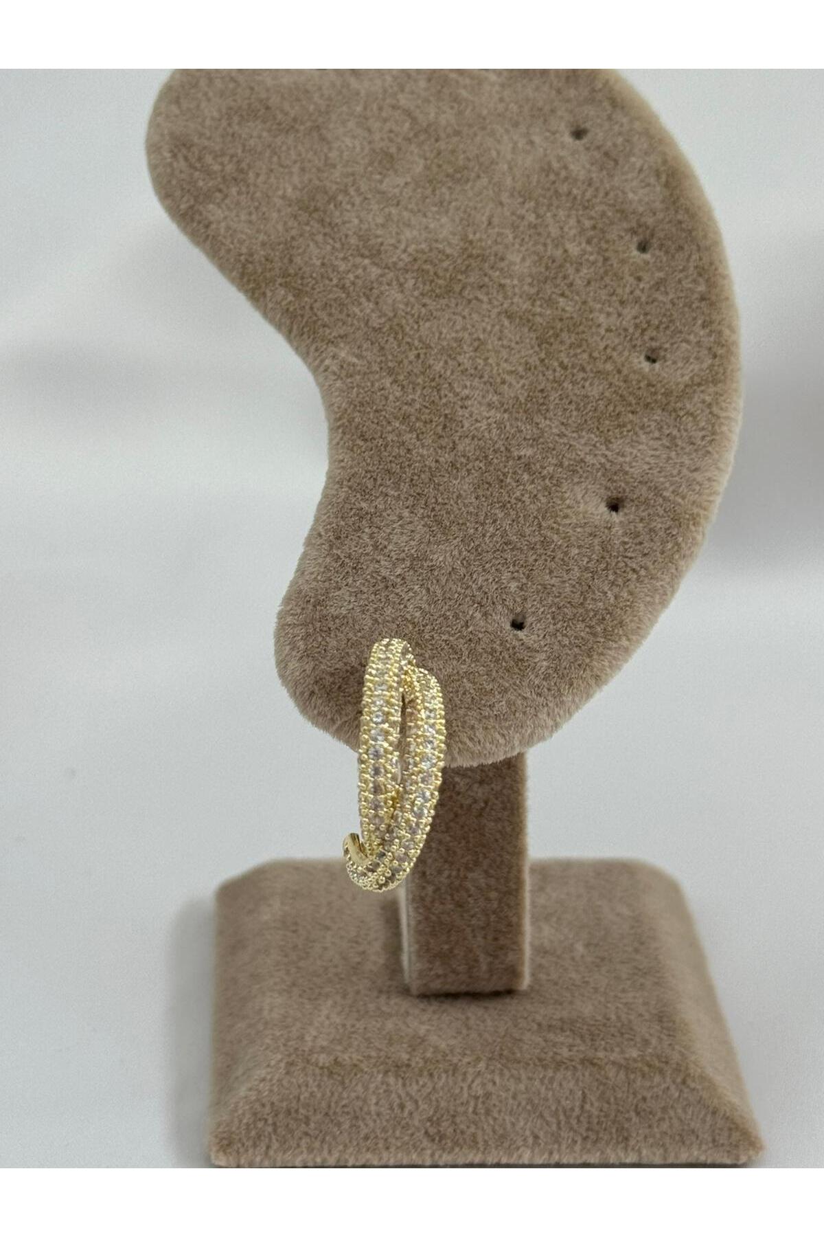 VIP-Ohrringe mit mehrreihigem Zirkonia in Goldfarbe