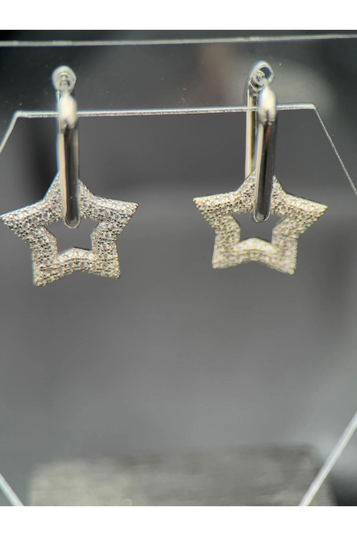 Zirkon Taşlı Yıldız Tasarımlı Kararmaz Gümüş Renk Çelik Küpe