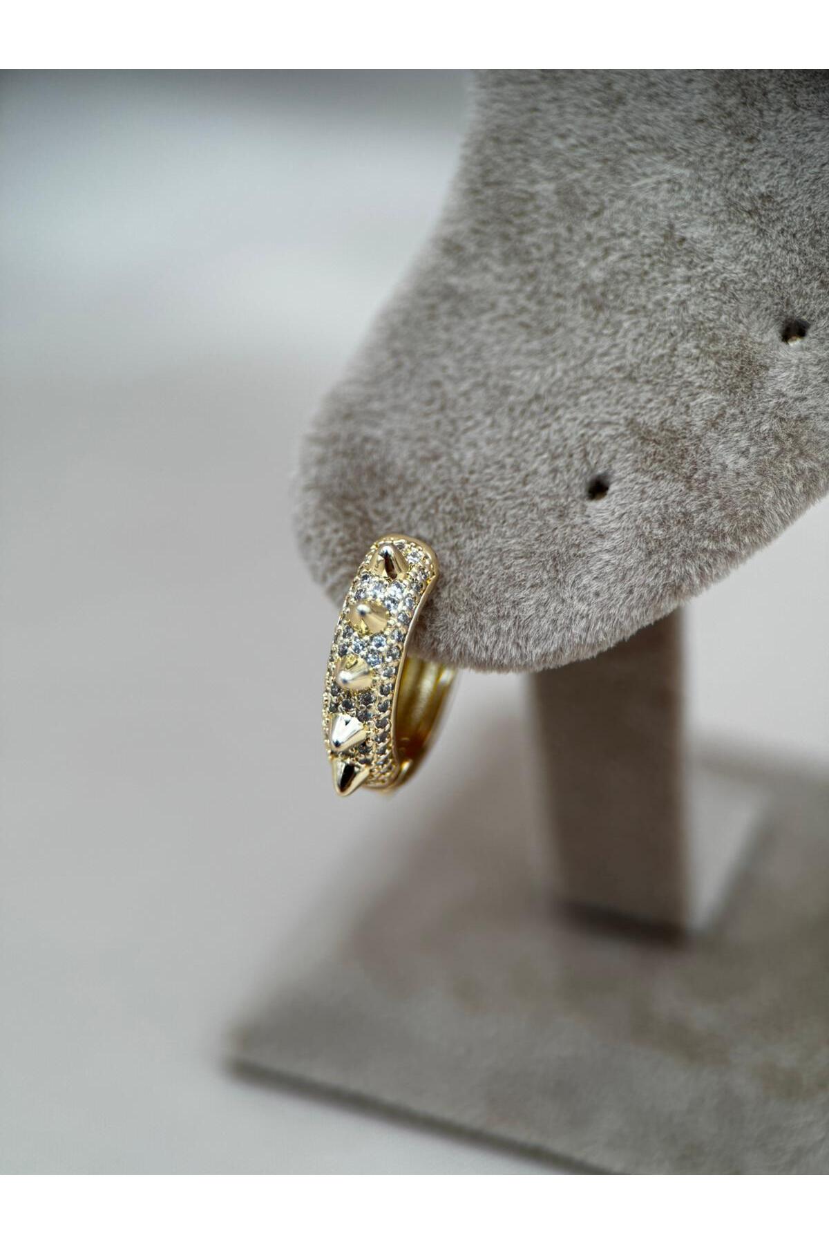 VIP Zirkon Taşlı Spike Detaylı Gold Renk Halka Küpe